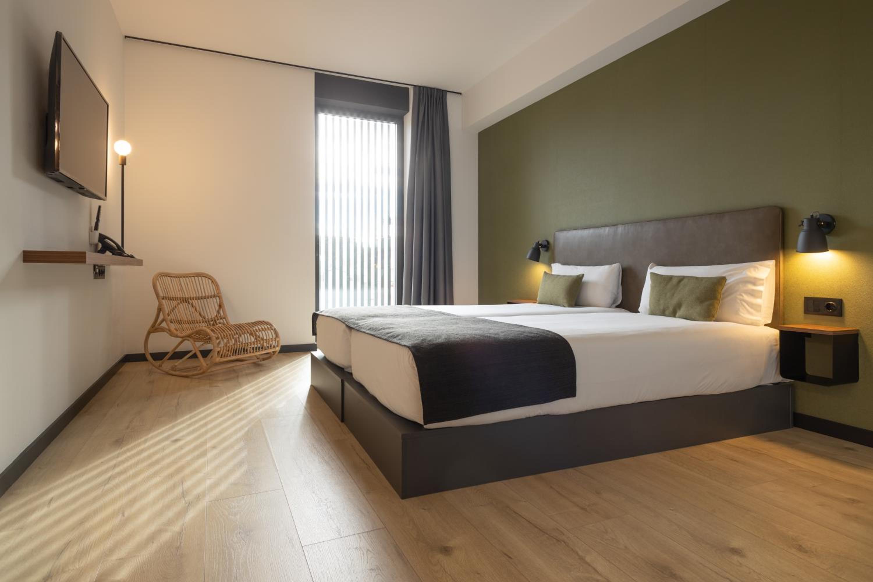 Double Room - Photo 6