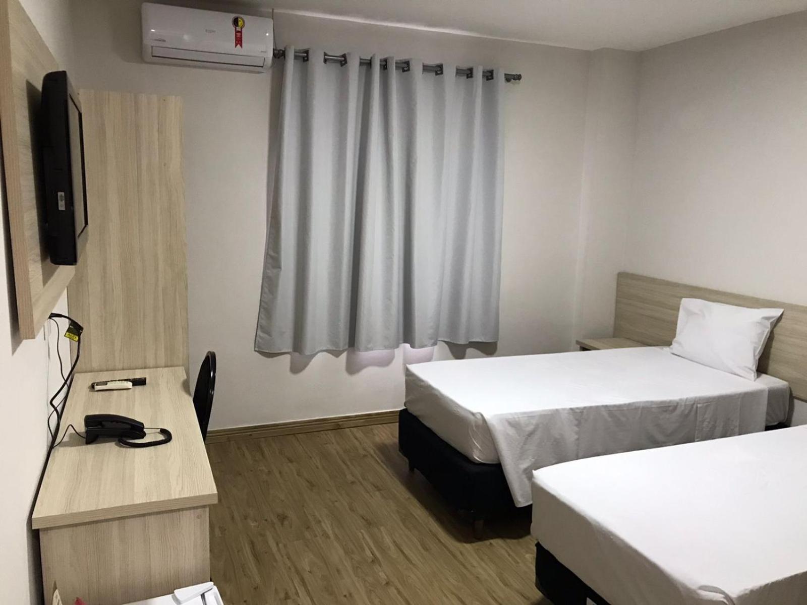 Twin Room - Disability Access photo 1