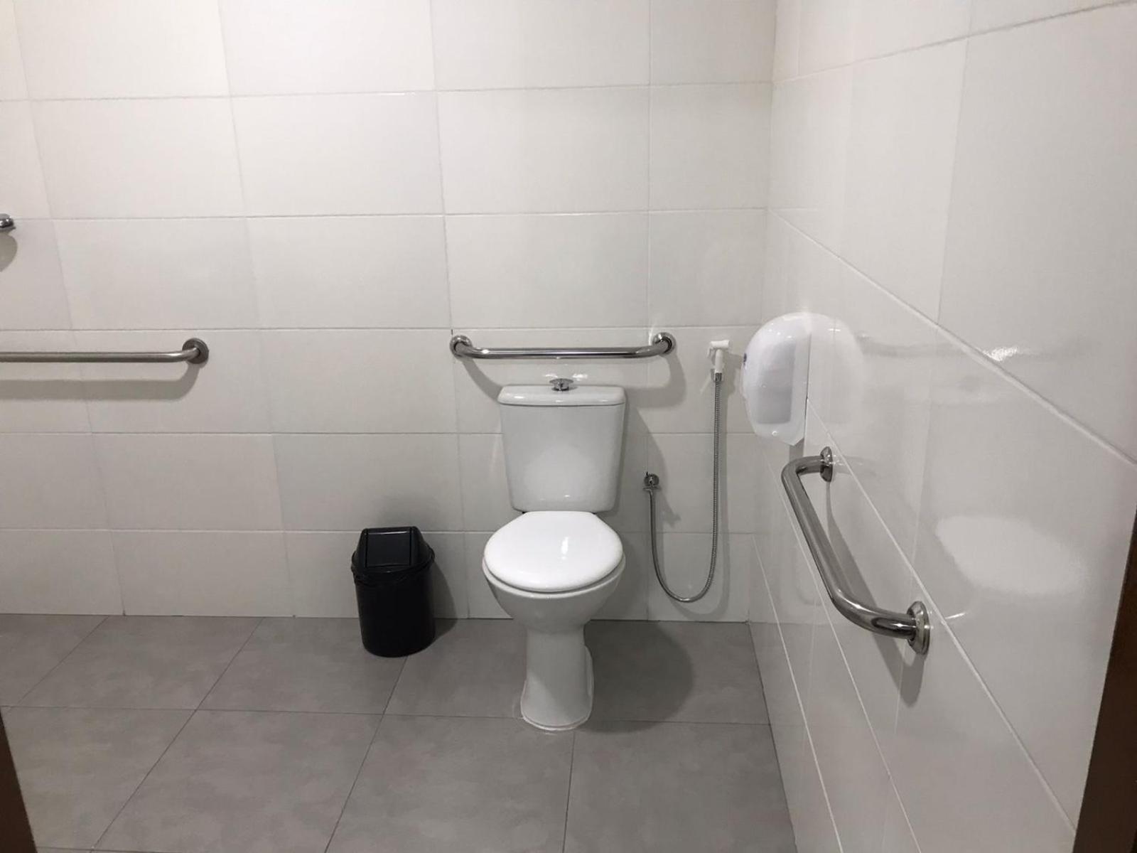 Twin Room - Disability Access photo 3