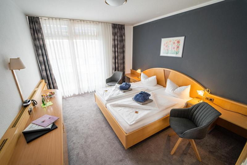 Double Room with Balcony - Photo 4
