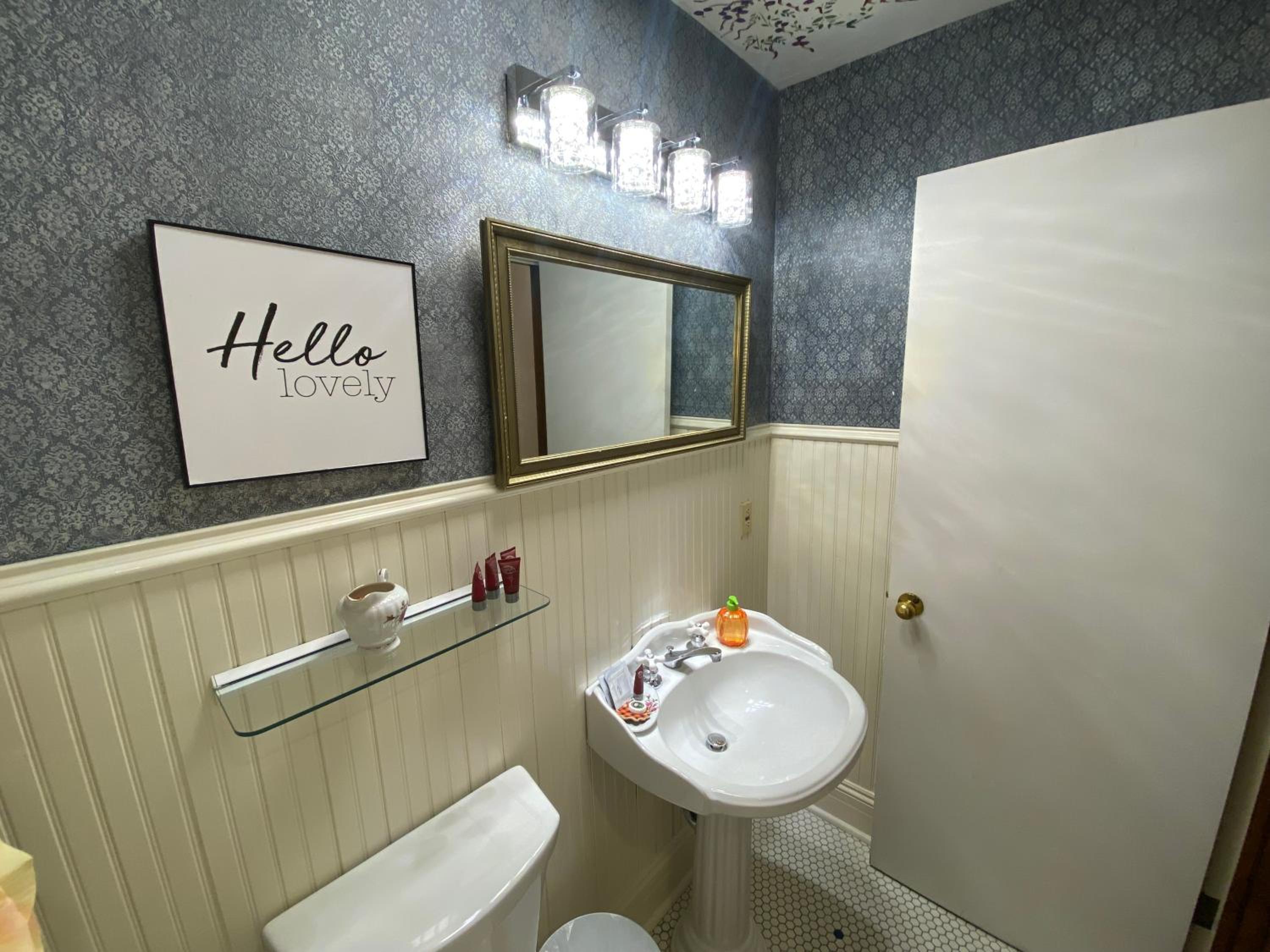 Two-Bedroom Suite - Photo 3