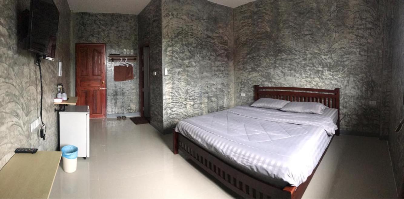 Deluxe Double Room - Photo 14