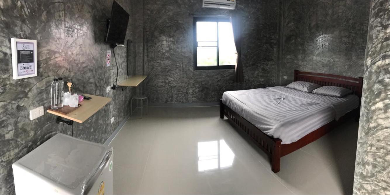 Deluxe Double Room - Photo 15