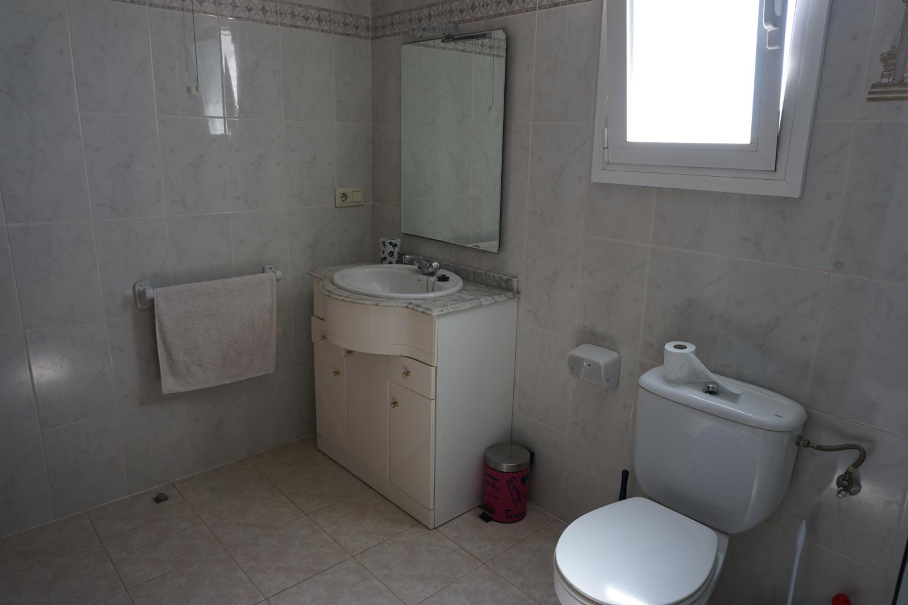 Four-Bedroom House photo 3