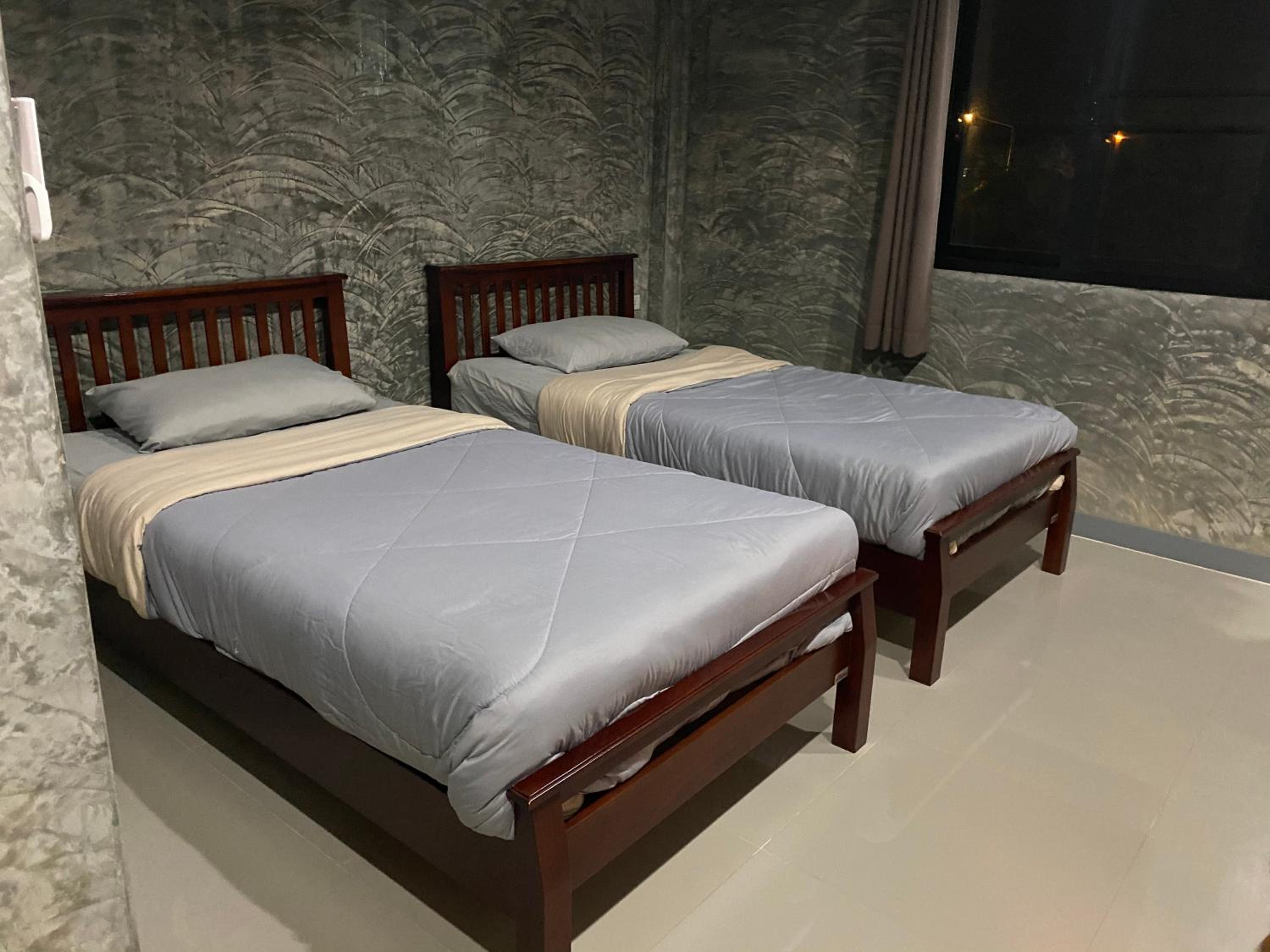 Superior Double Room with Two Double Beds - Photo 5