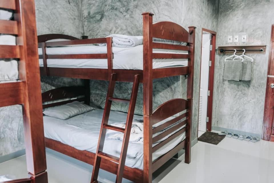 Quadruple Room - Photo 4