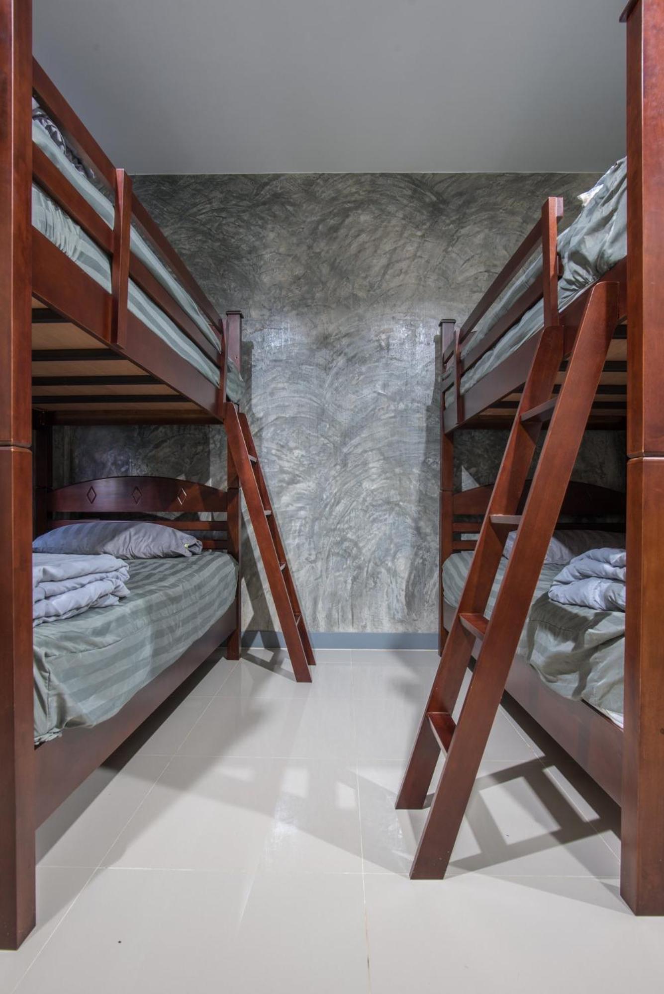 Quadruple Room - Photo 1