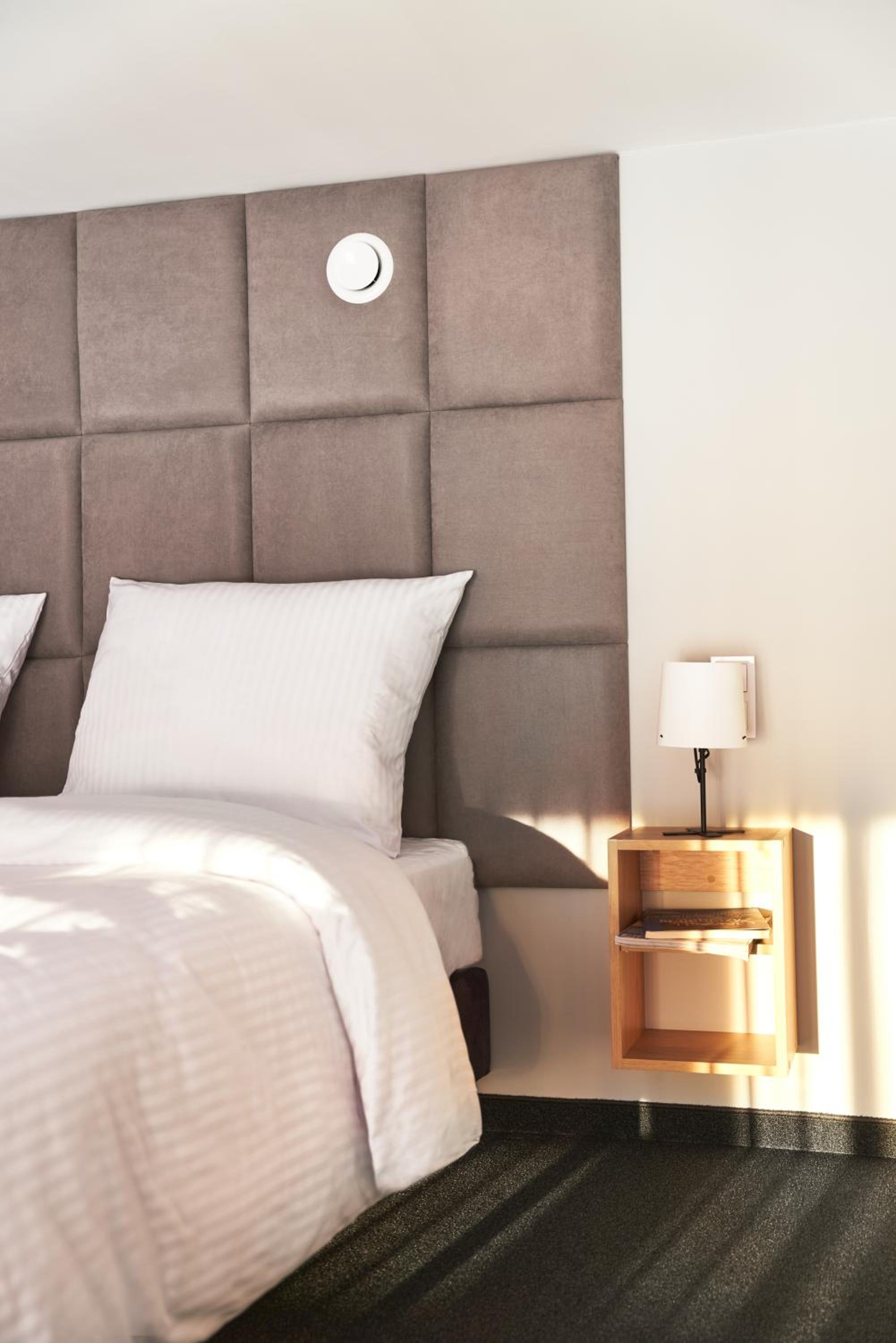 Deluxe King Suite - Photo 2