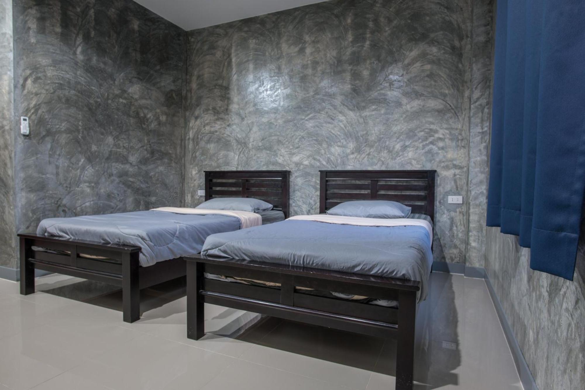 Superior Double Room with Two Double Beds - Photo 2