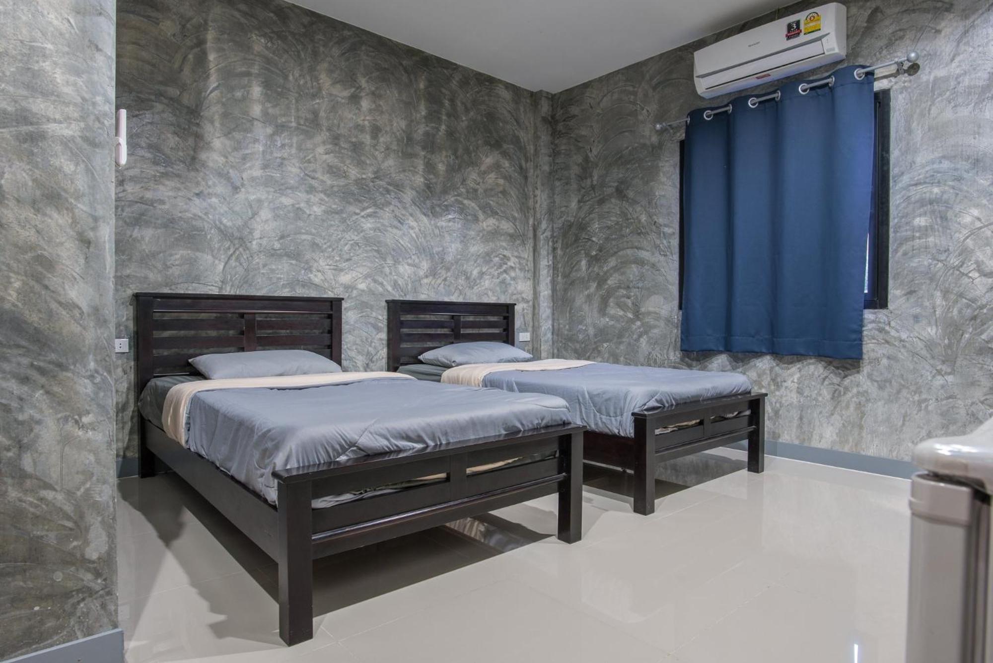 Superior Double Room with Two Double Beds - Photo 3