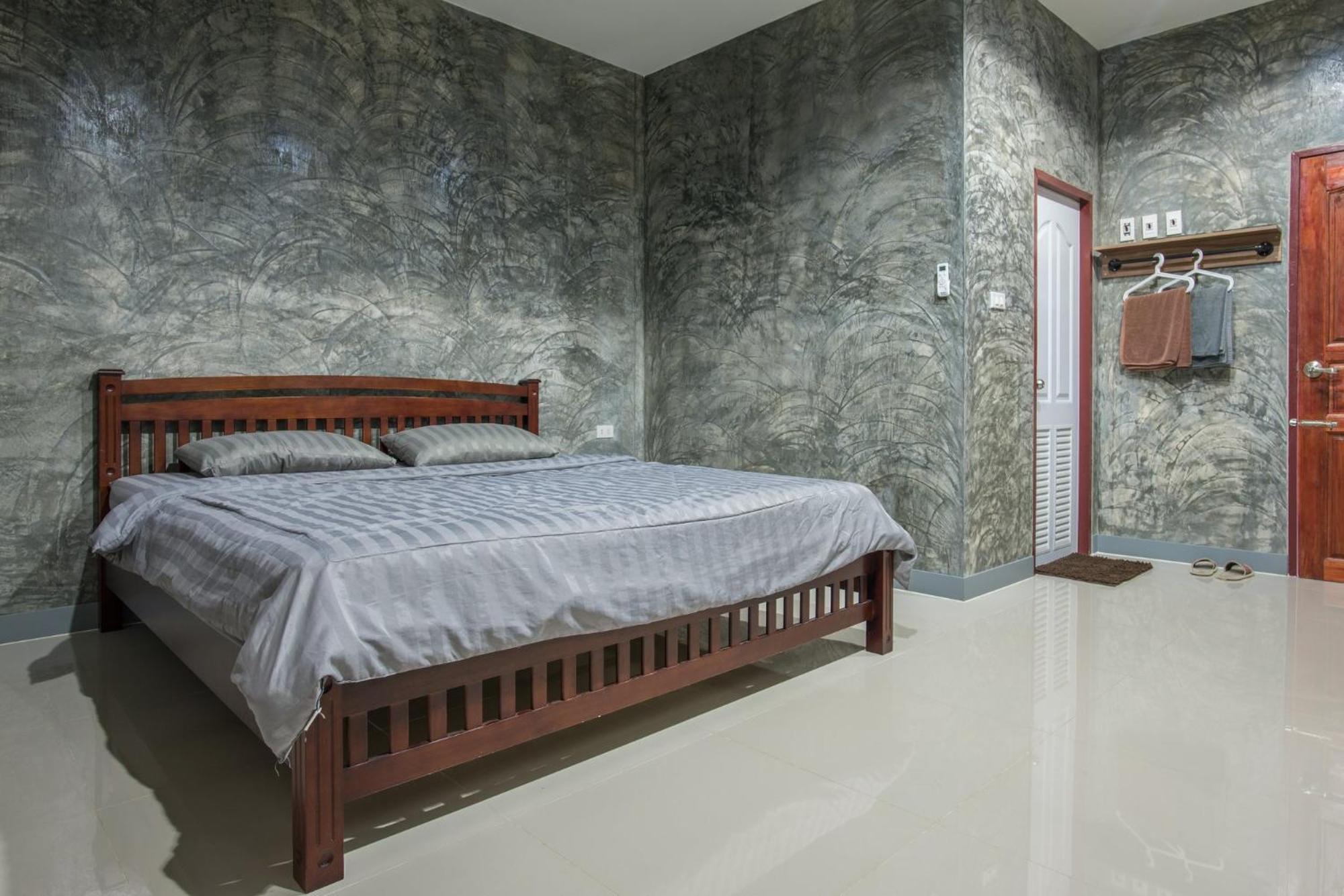 Deluxe Double Room - Photo 8