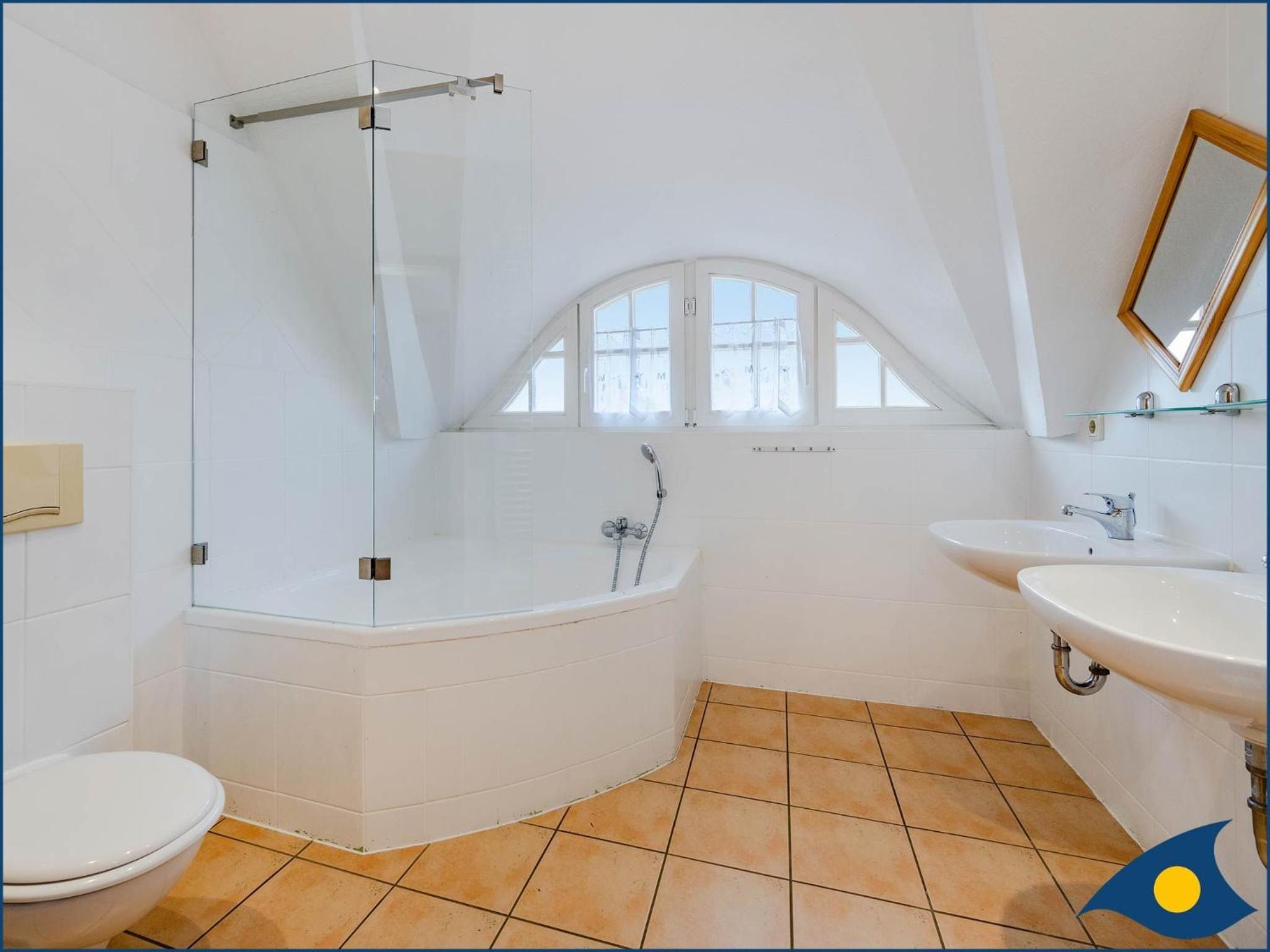 Three-Bedroom House photo 2
