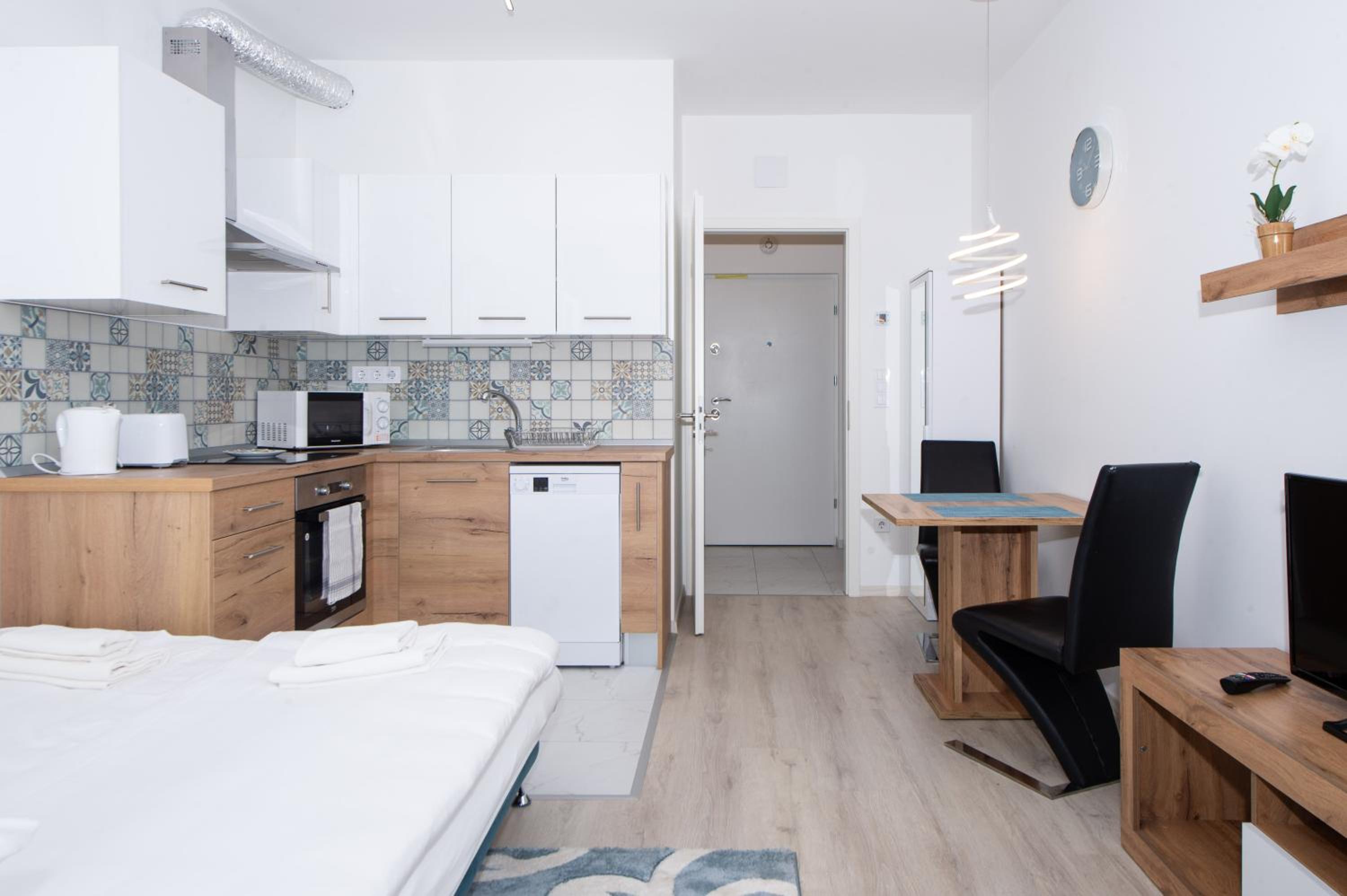 Studio Apartment with Balcony