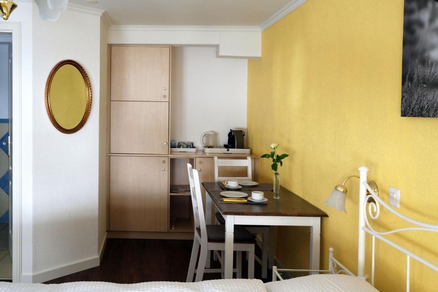 Double Room with Private Bathroom photo 3