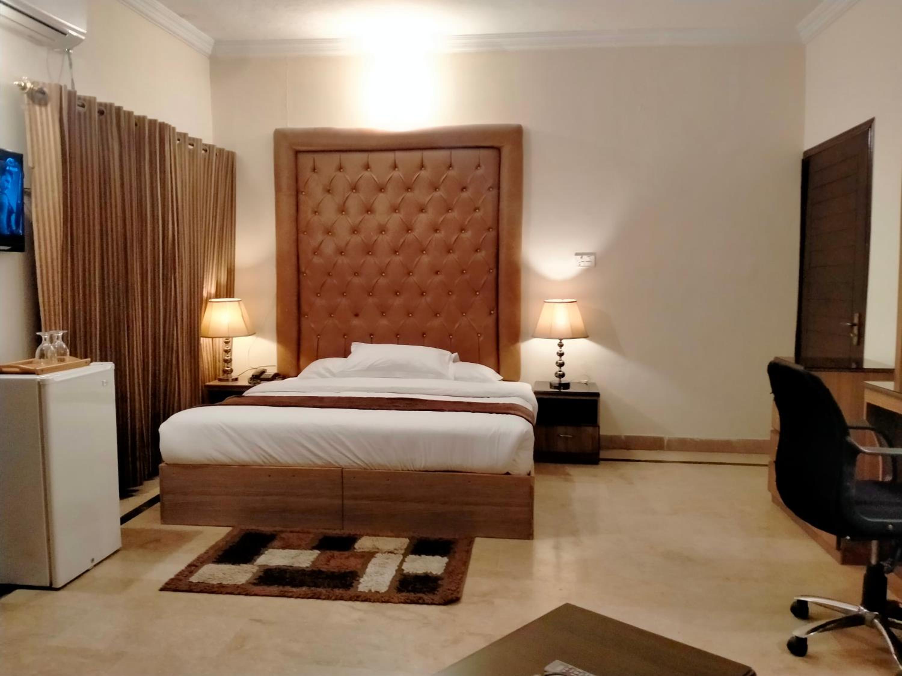 Deluxe Double Room photo 3