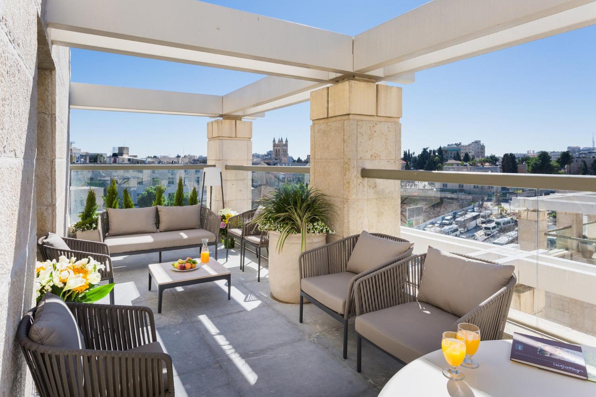 Premium Suite - Photo 8