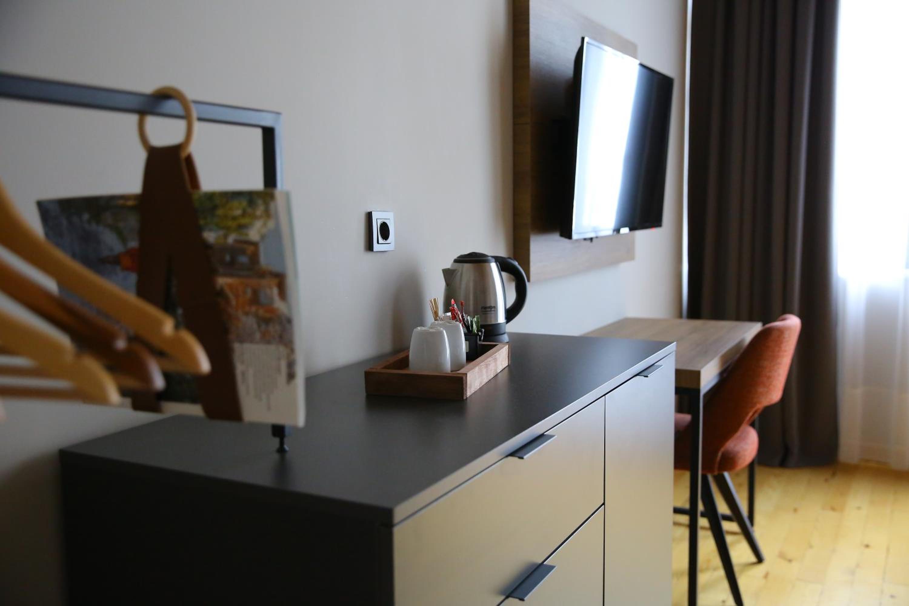 Deluxe Double Room with Balcony photo 3