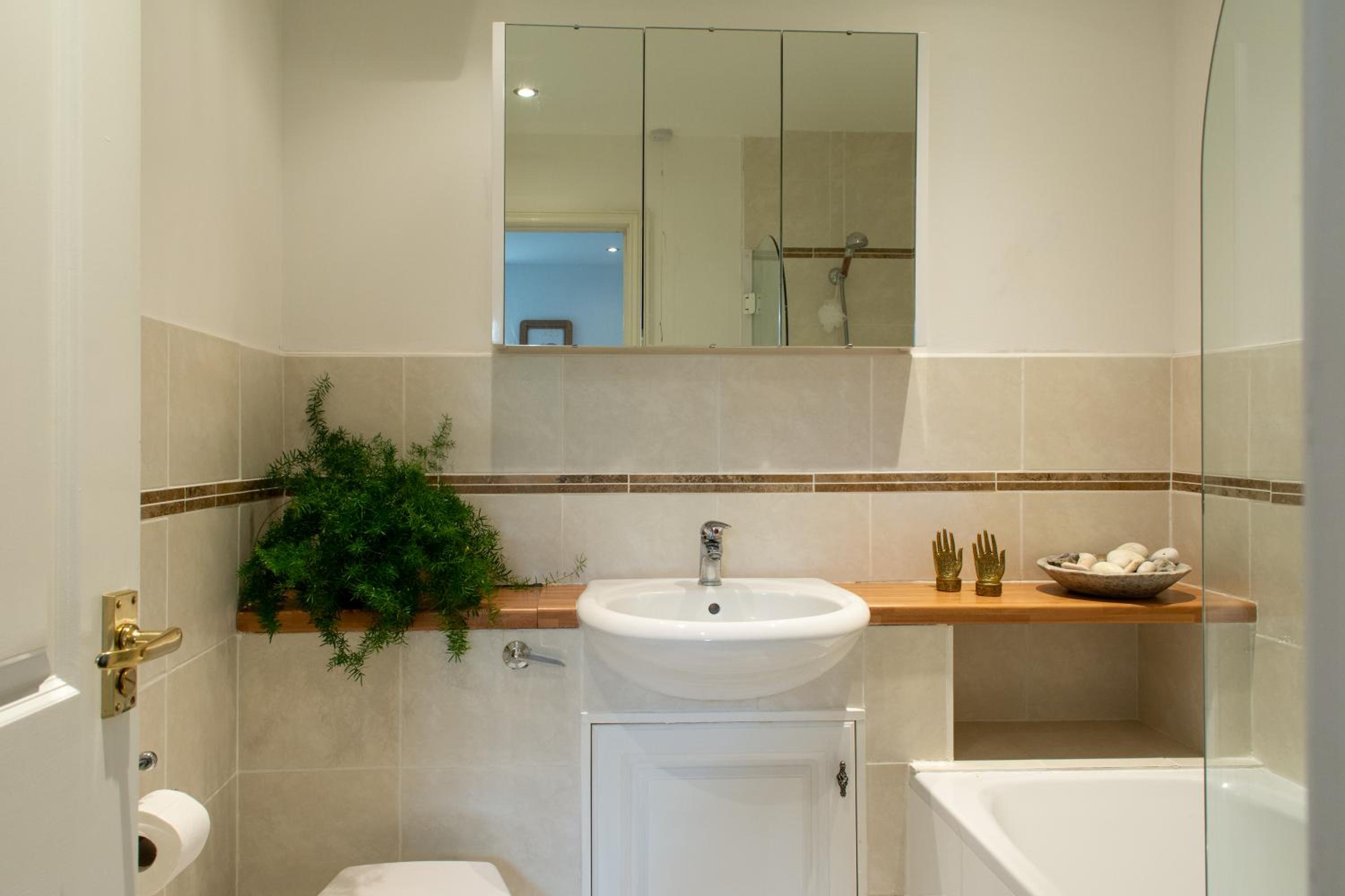 Double Room with Private External Bathroom photo 3