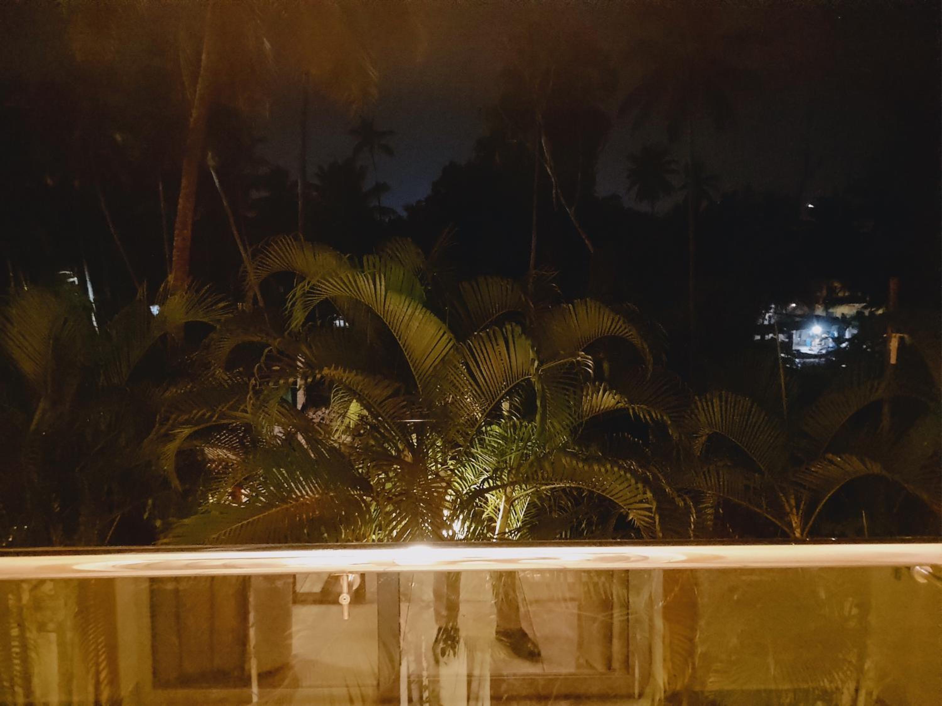 Double Room with Balcony - Photo 5