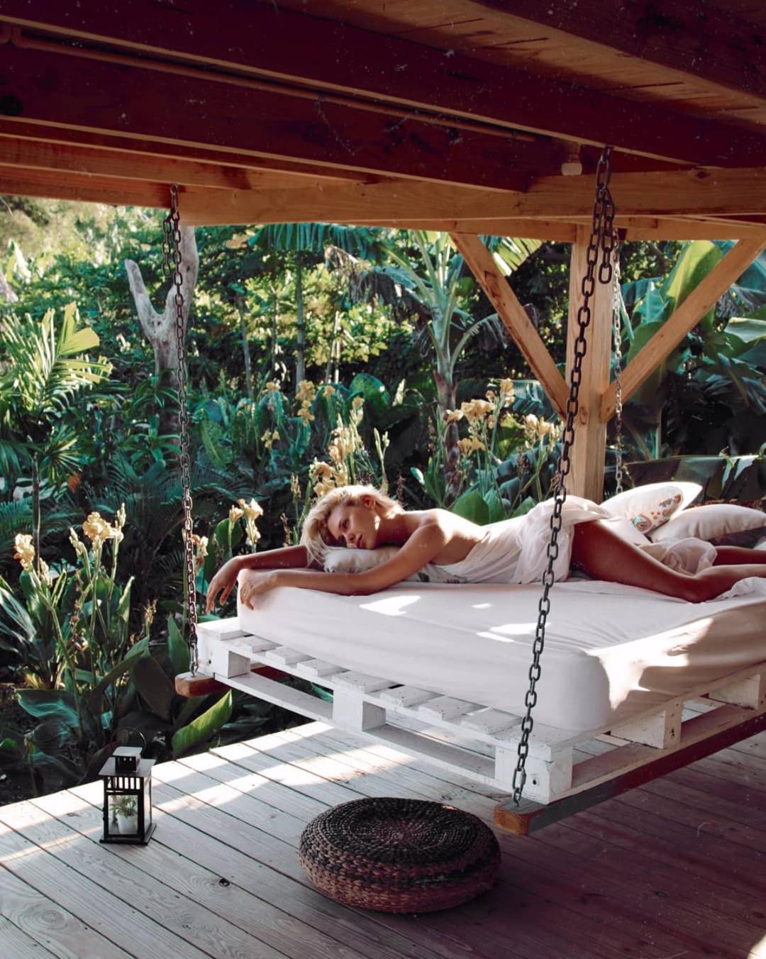 King Suite with Pool View
