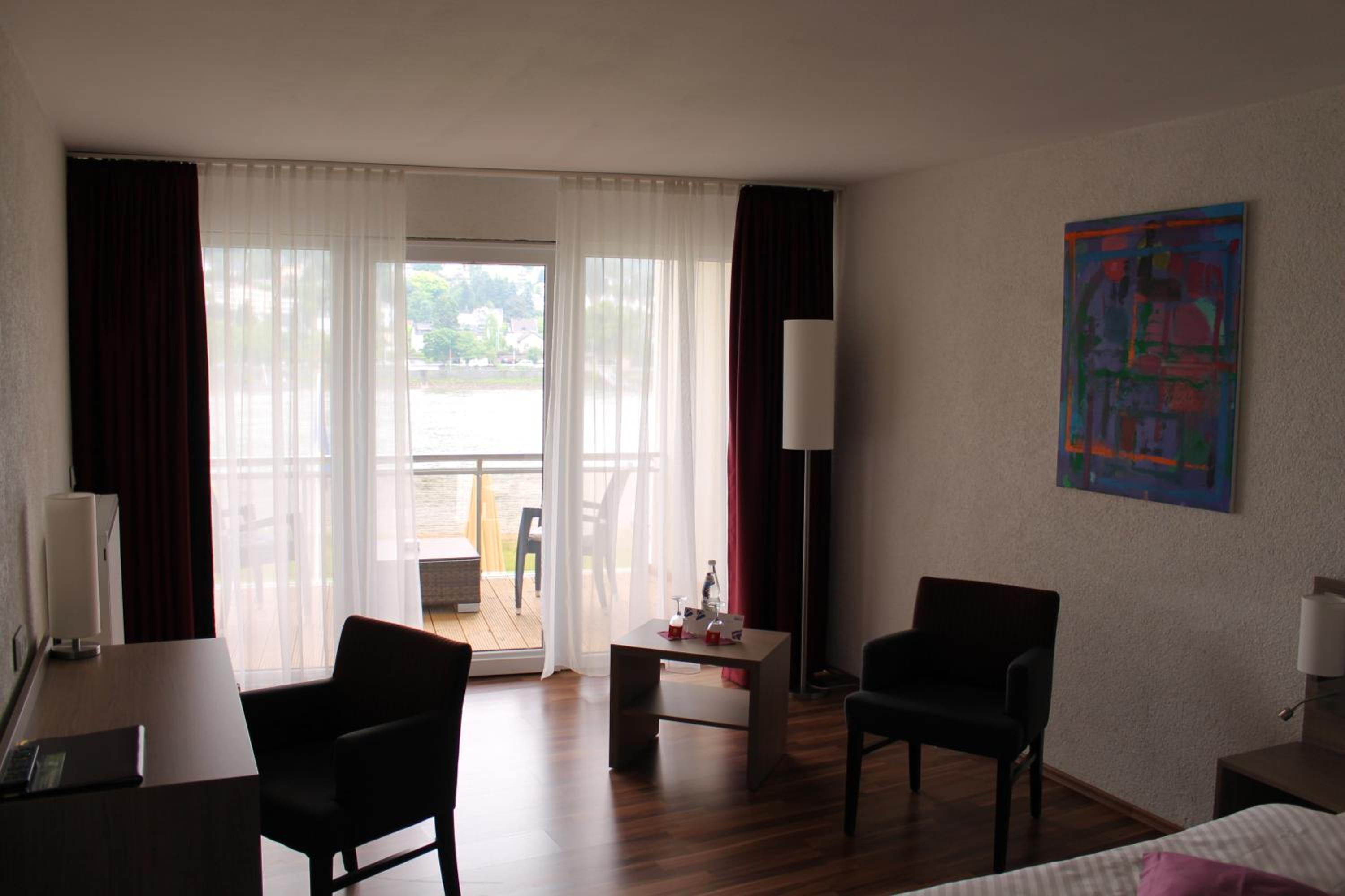 Superior Double Room with Terrace with Rhine View - Photo 2