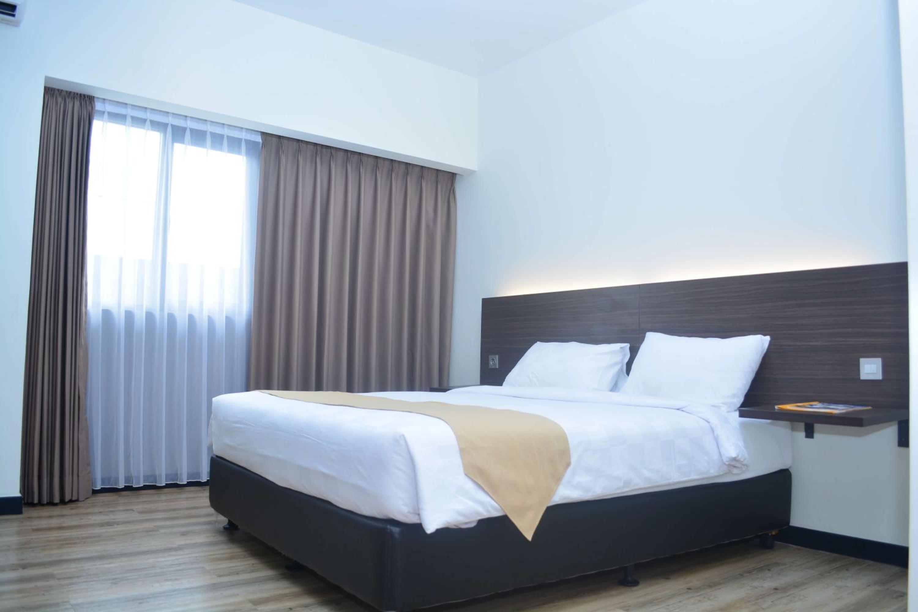 Deluxe Twin Room - Photo 10