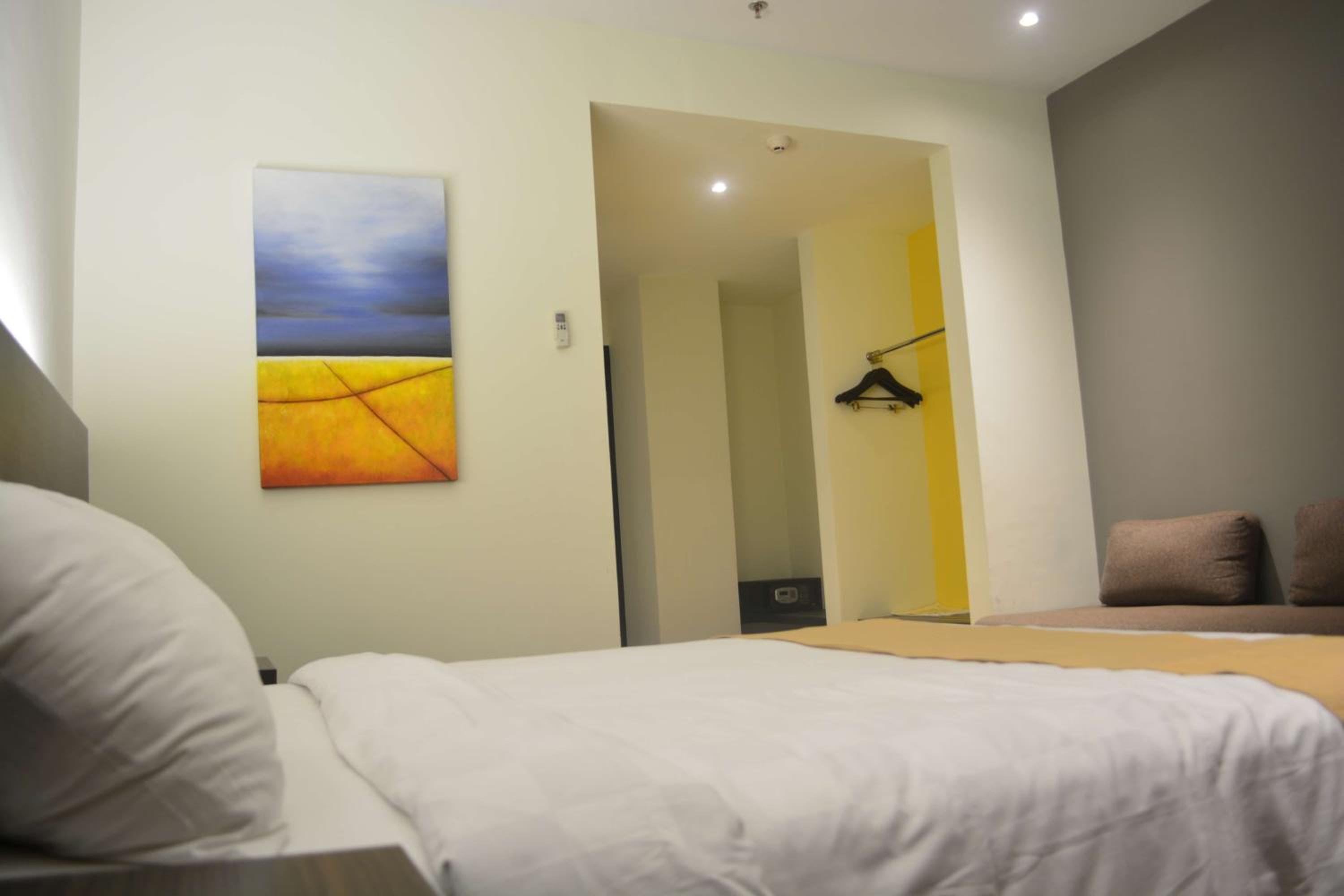 Deluxe Twin Room - Photo 9