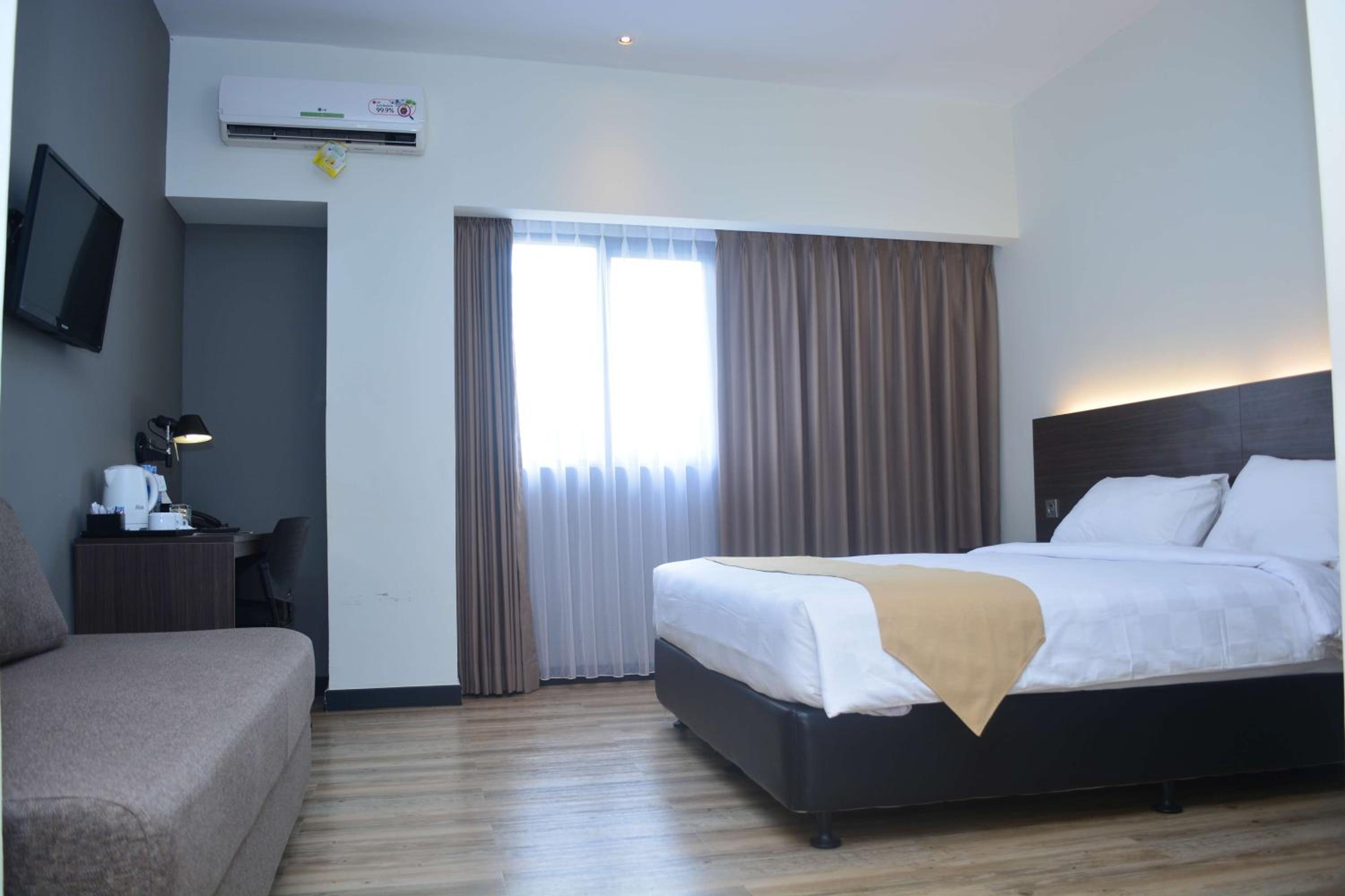 Deluxe Twin Room - Photo 7