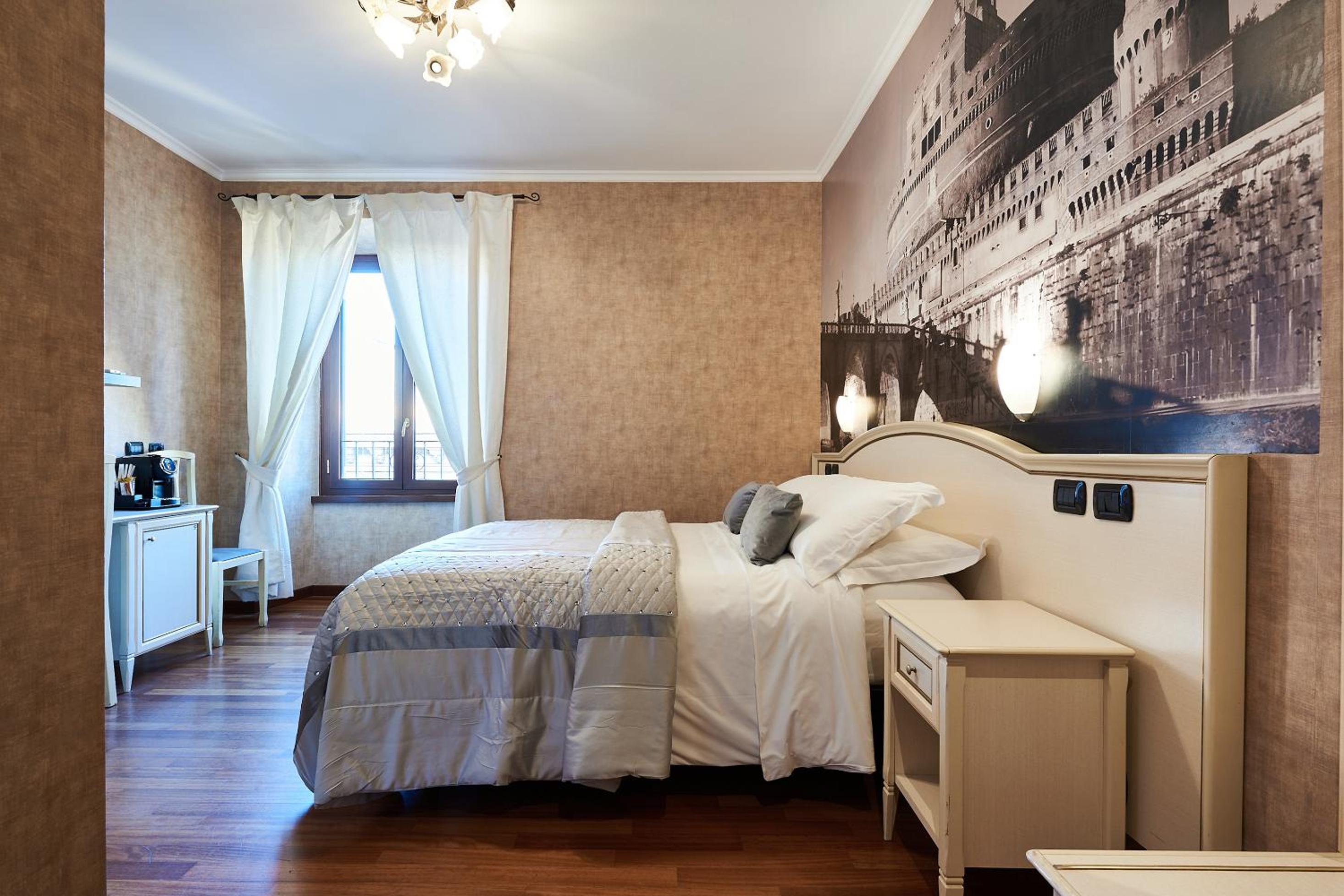 Deluxe Junior Suite photo 3
