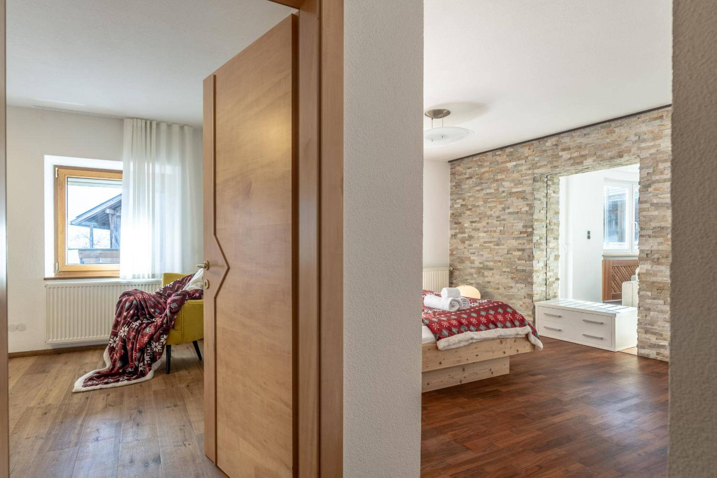 Deluxe King Suite with Spa Access - Photo 1