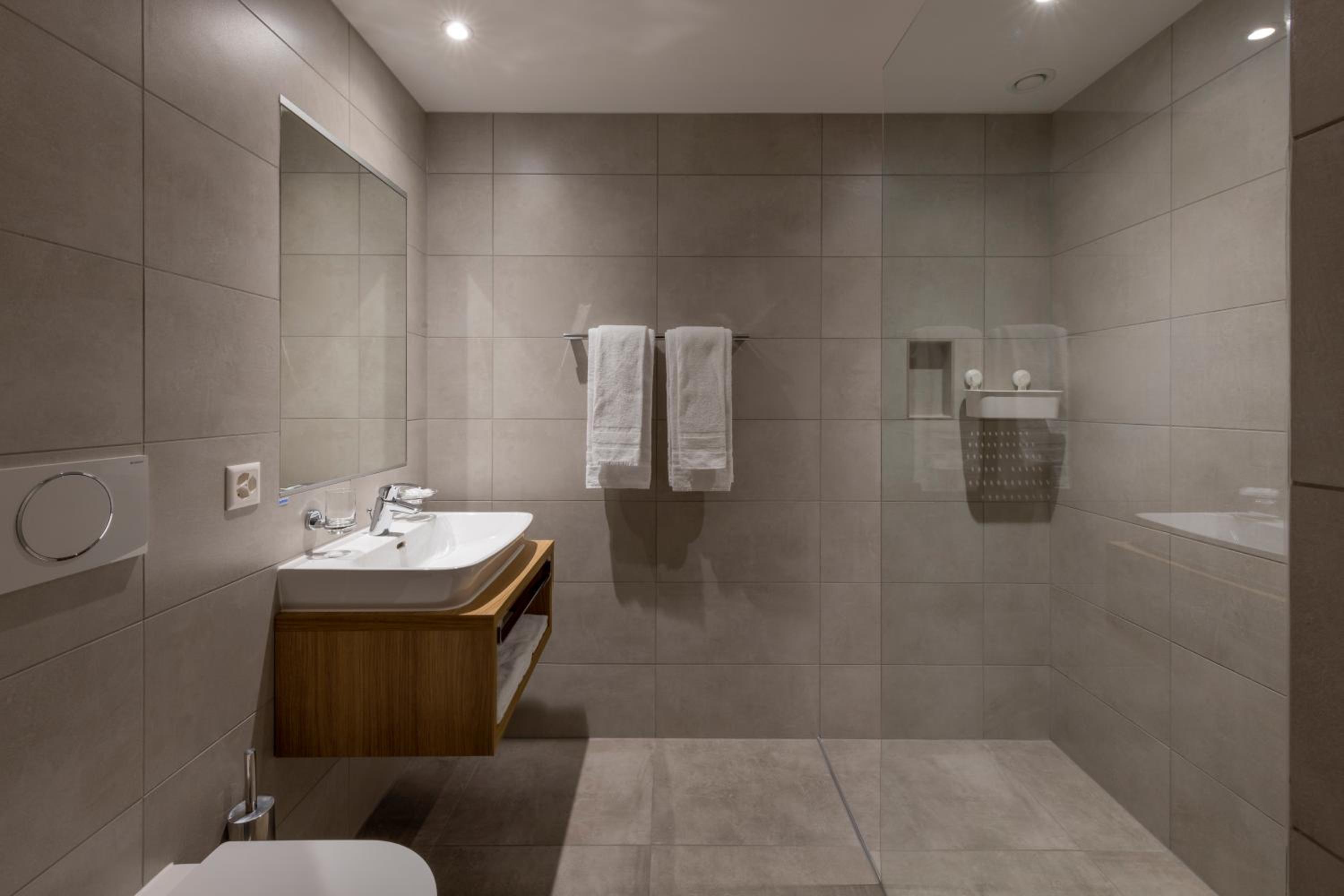 Superior Twin Room with Kitchenette - Photo 10
