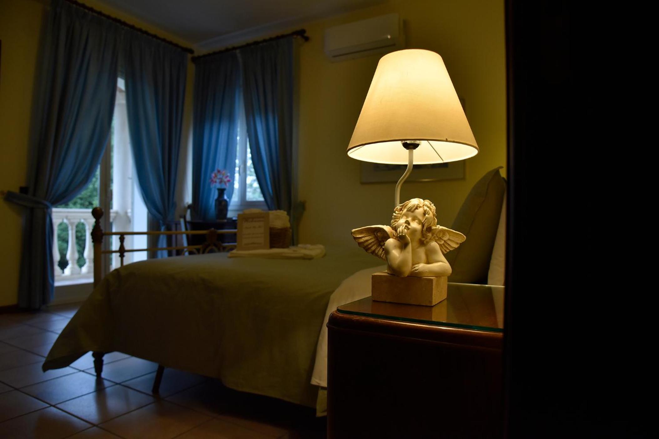 Deluxe Double or Twin Room with Balcony - Photo 4