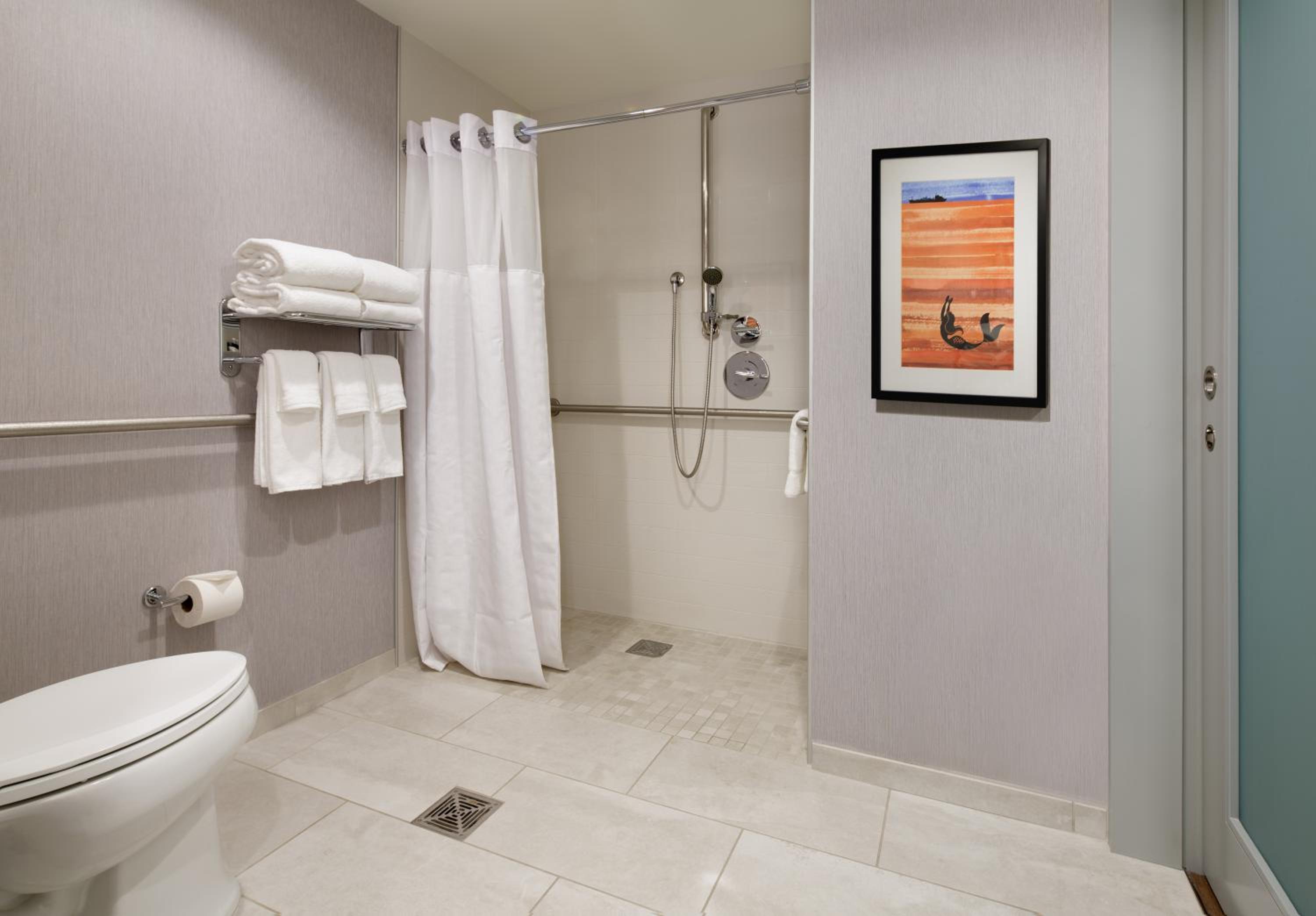 Queen Room with Two Queen Beds, View and Roll-In Shower - Disability Access - Photo 2