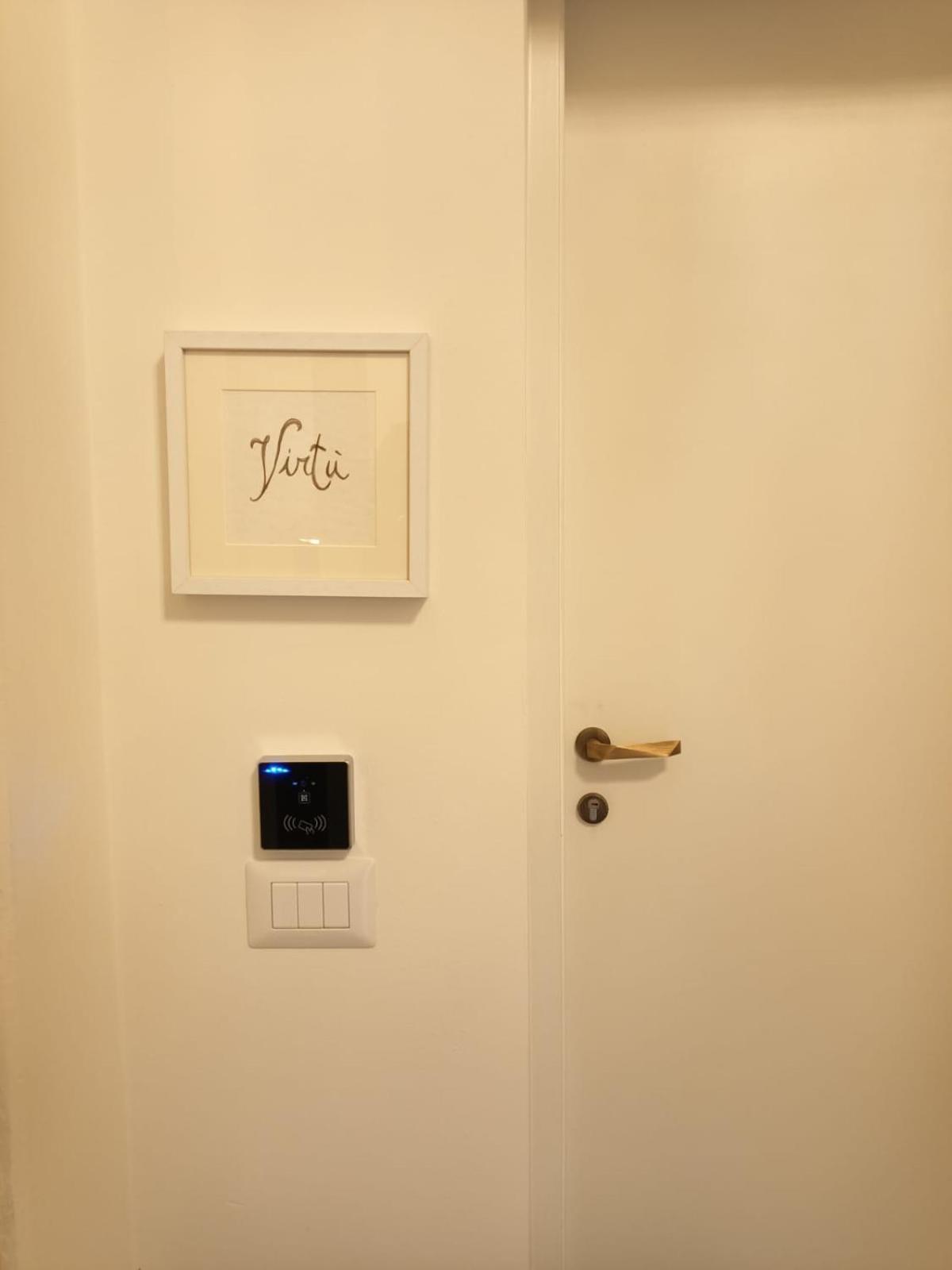 Deluxe Junior Suite photo 2
