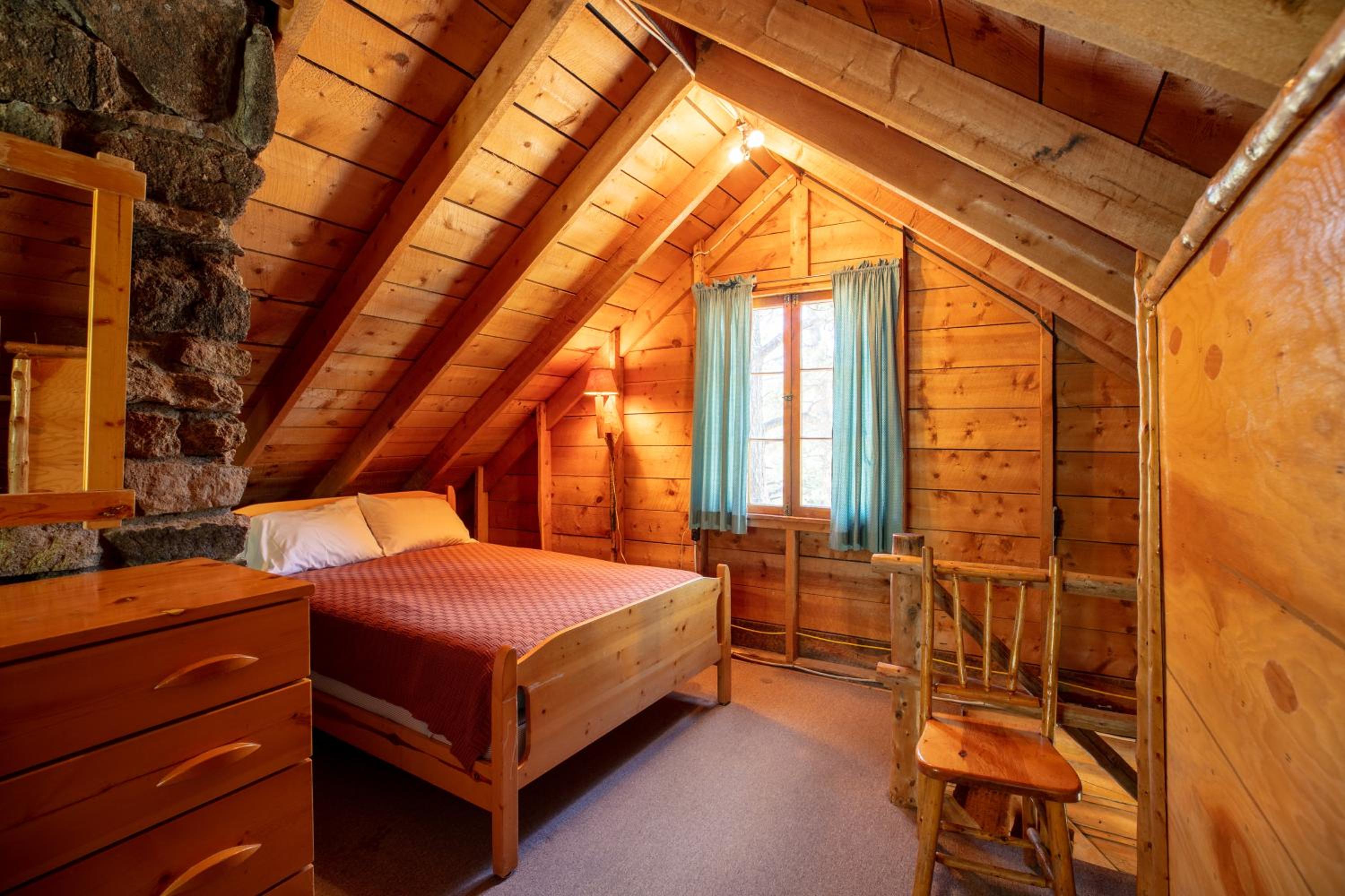 Bluebird Cabin - Pet Friendly photo 2