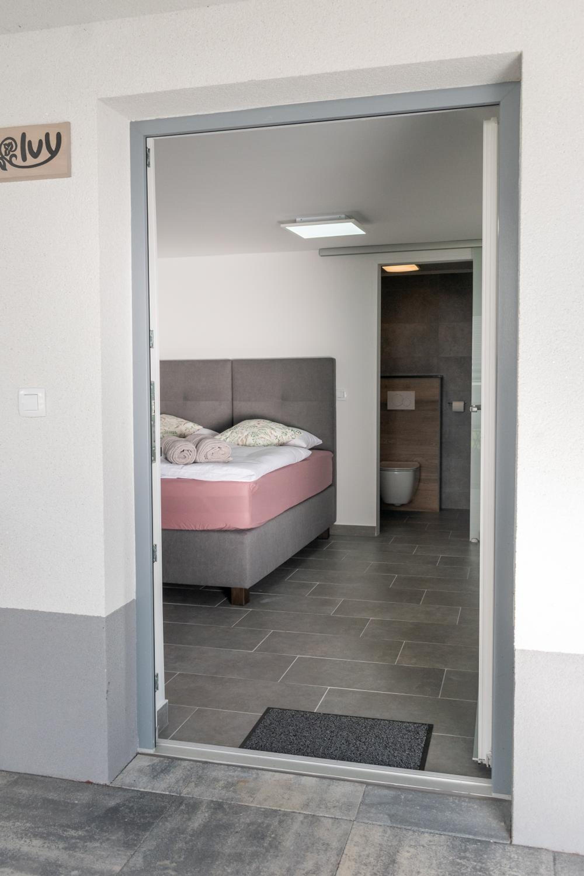 Studio with Terrace - Photo 8