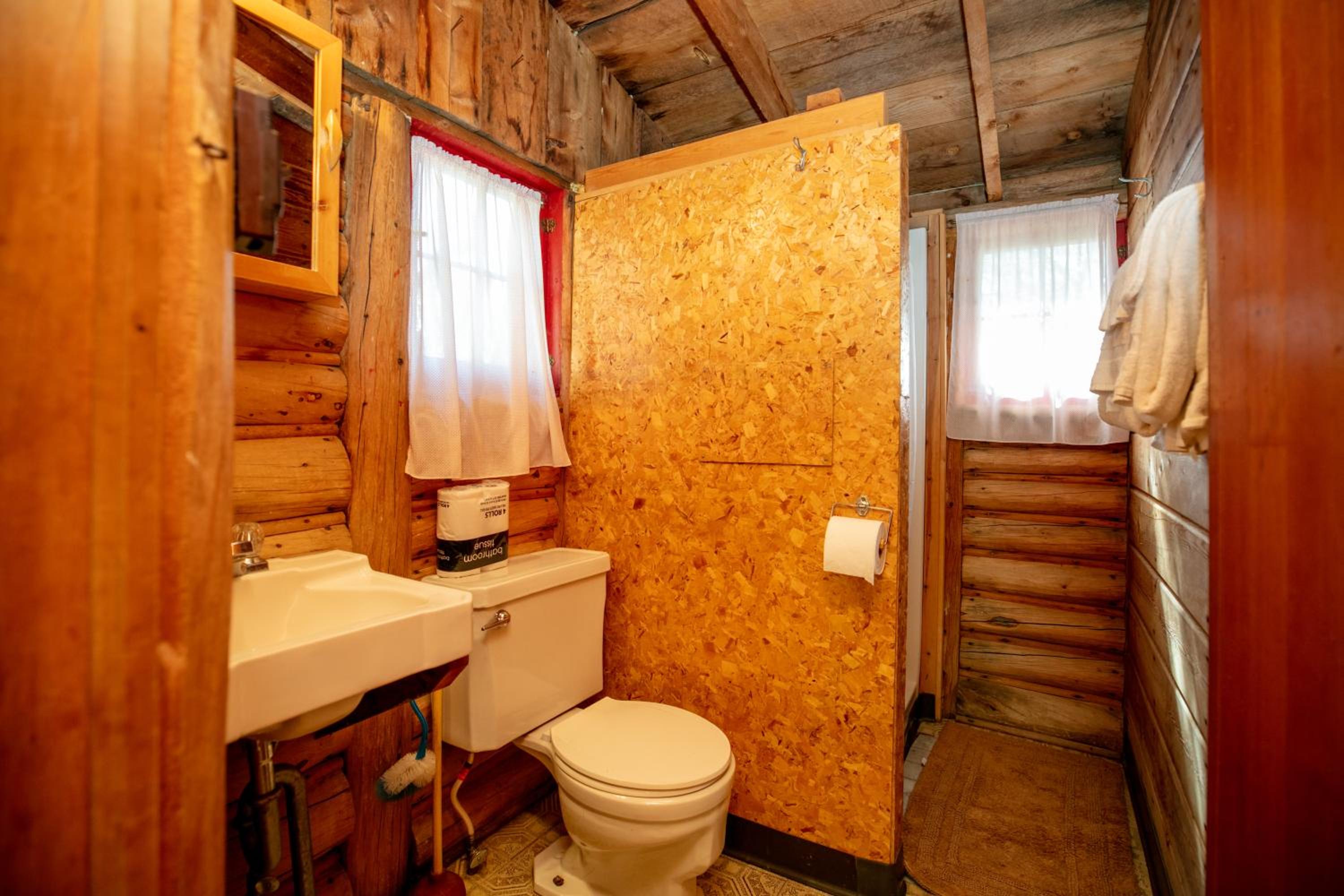 Meeker Manor Cabin - No Pets photo 2