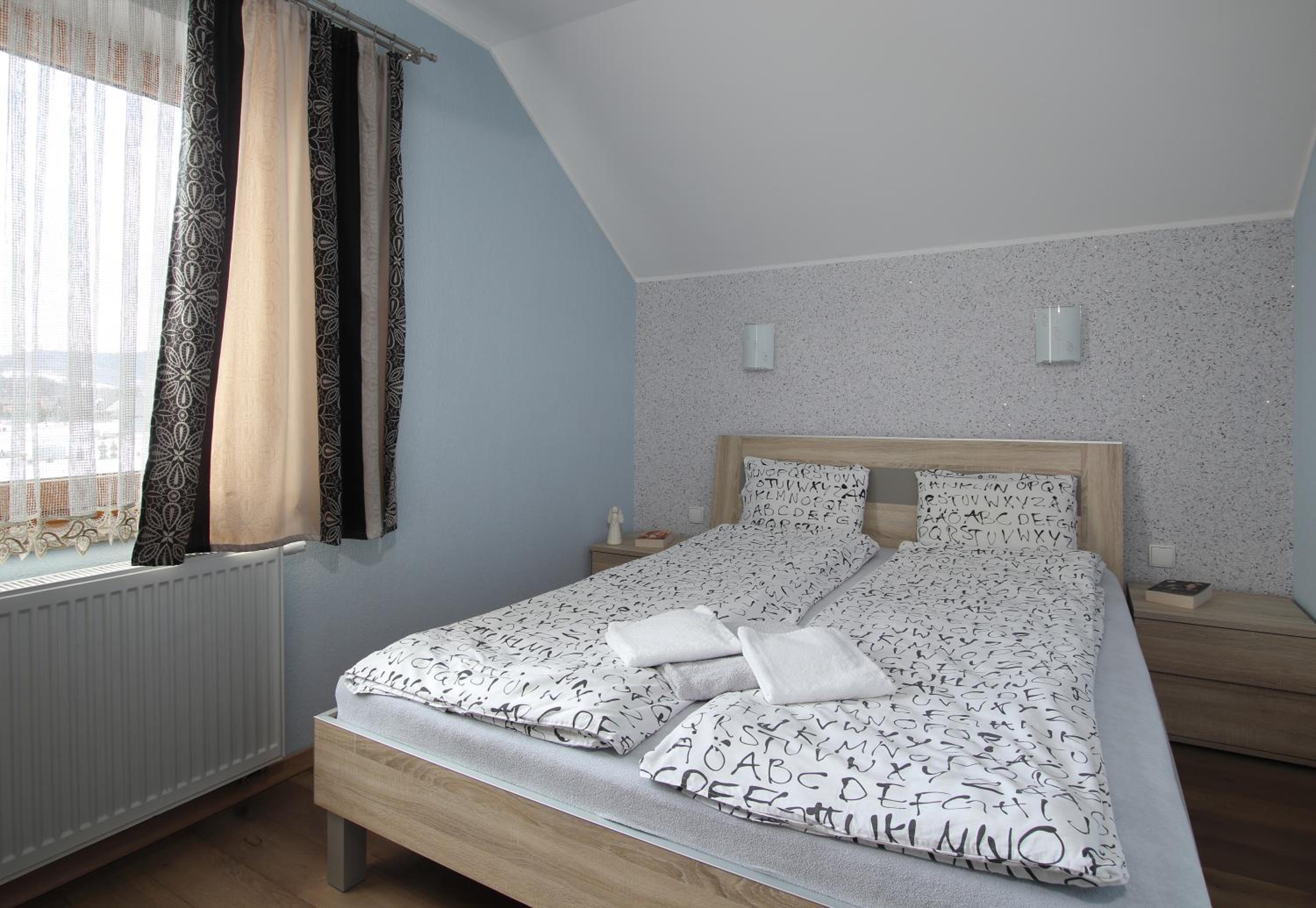 Four-Bedroom House - Photo 32