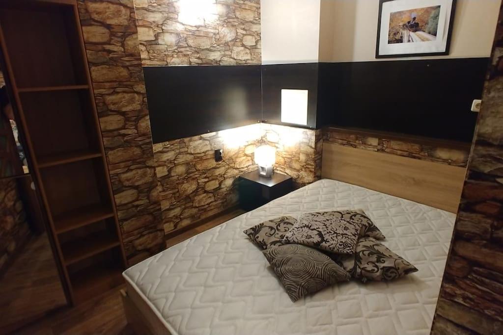 One-Bedroom Apartment - Photo 6