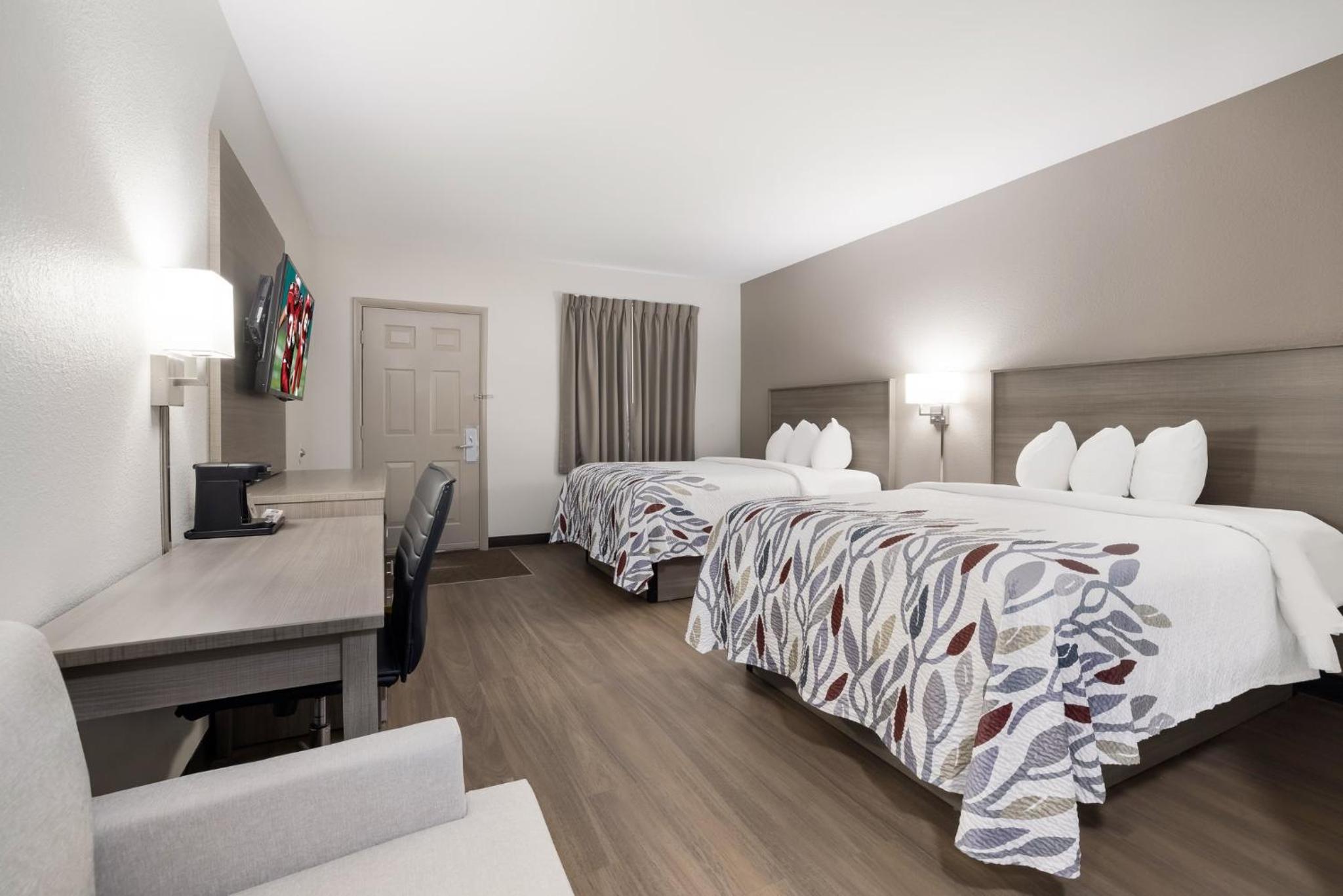 Superior Room with Two Queen Beds Non-Smoking - Photo 10