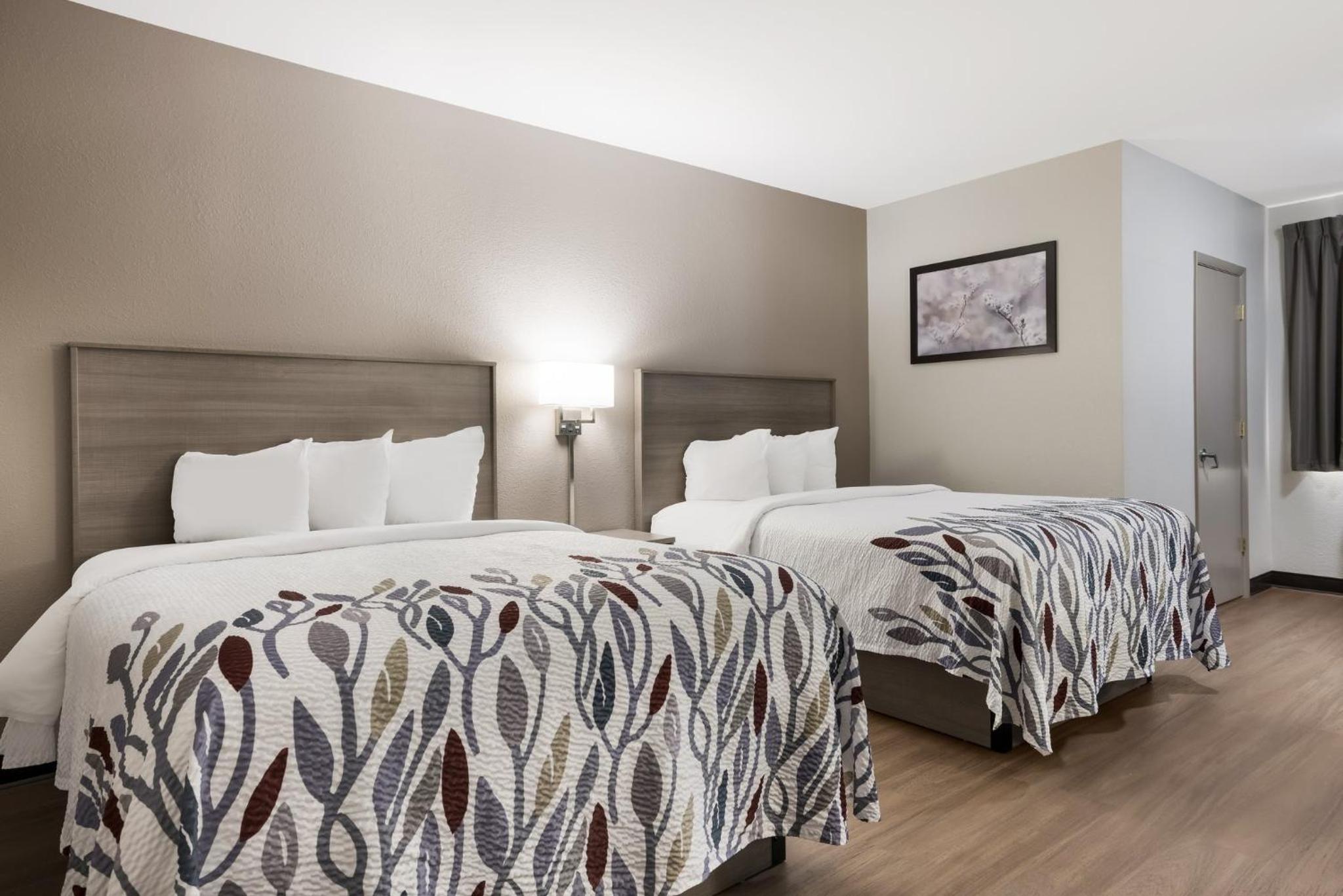 Superior Room with Two Queen Beds Non-Smoking - Photo 2