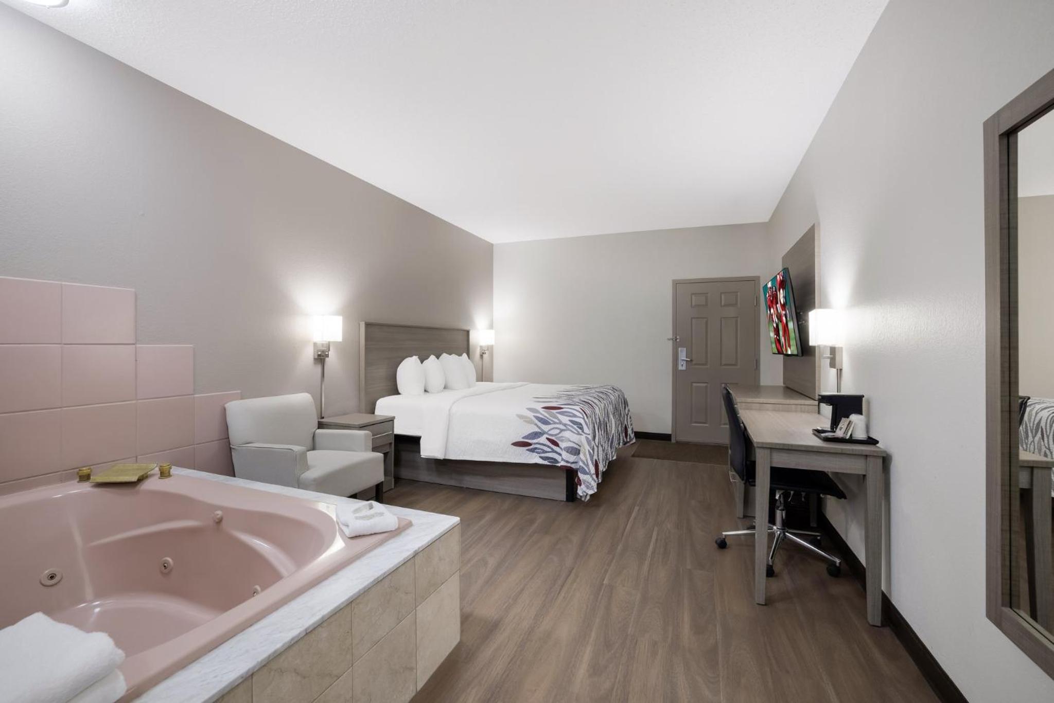 Superior King Room with Spa Bath Non-Smoking - Photo 5