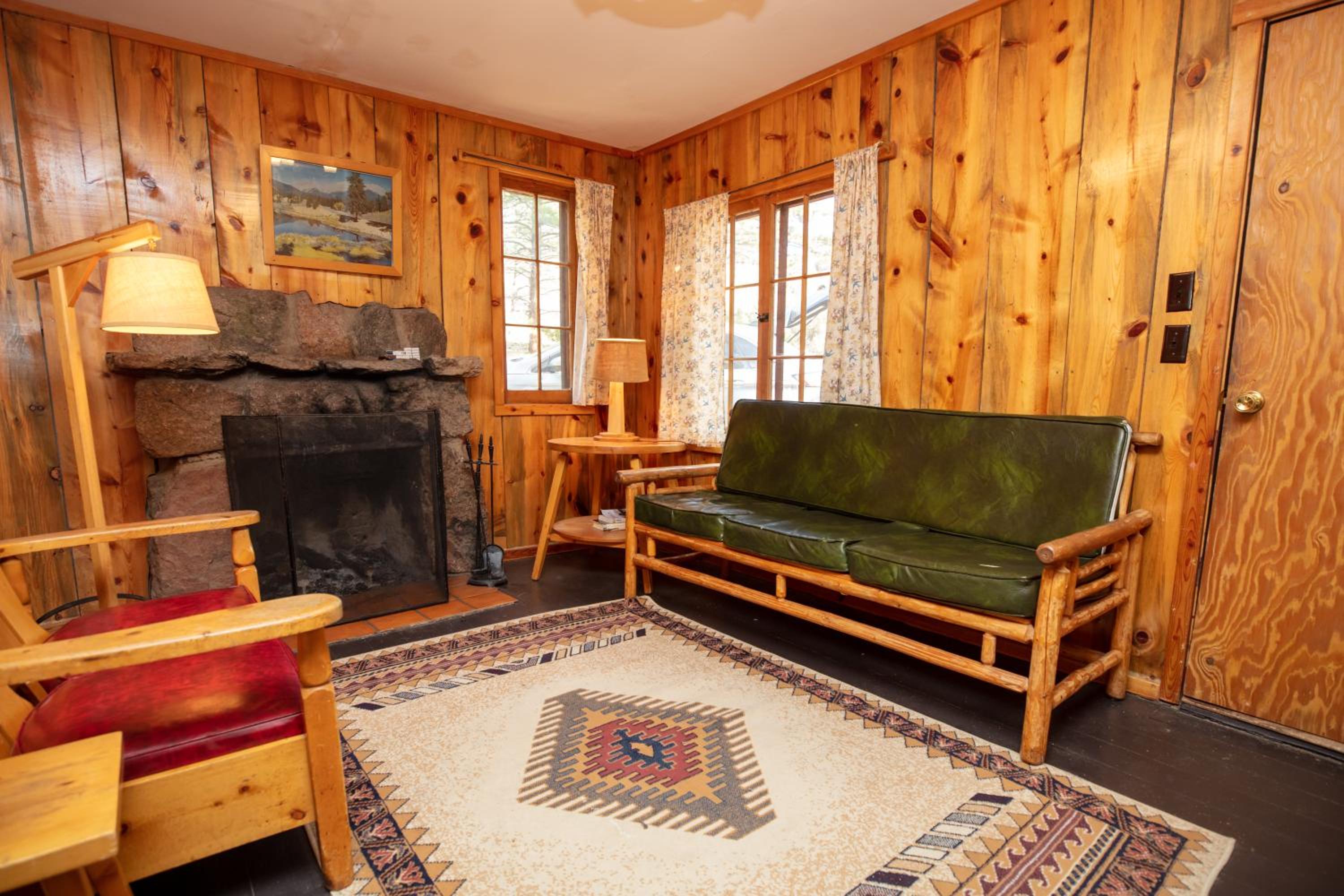 Meadow Inn Cabin - Pet Friendly  photo 3