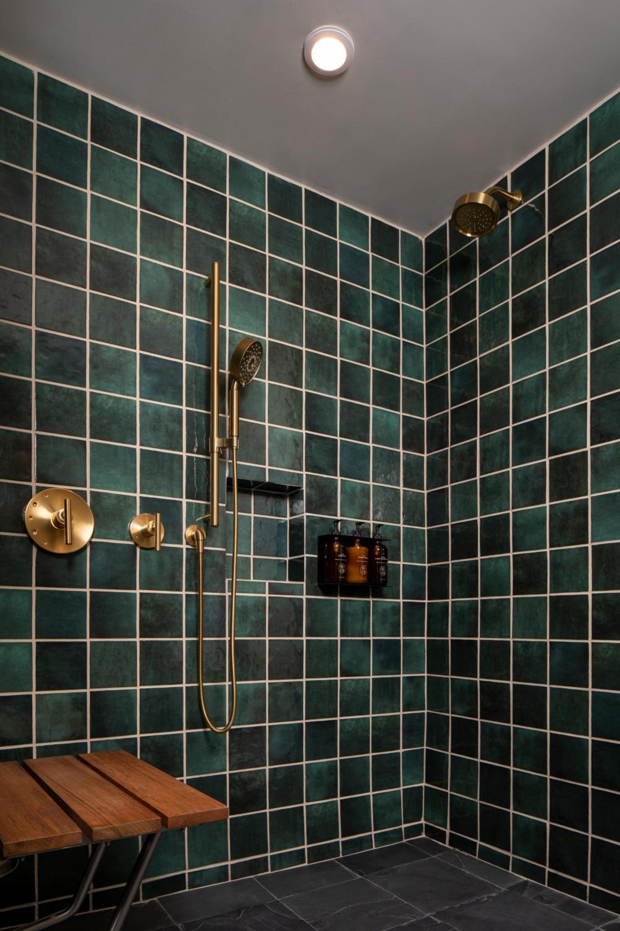 King Room - Disability Access - Photo 3