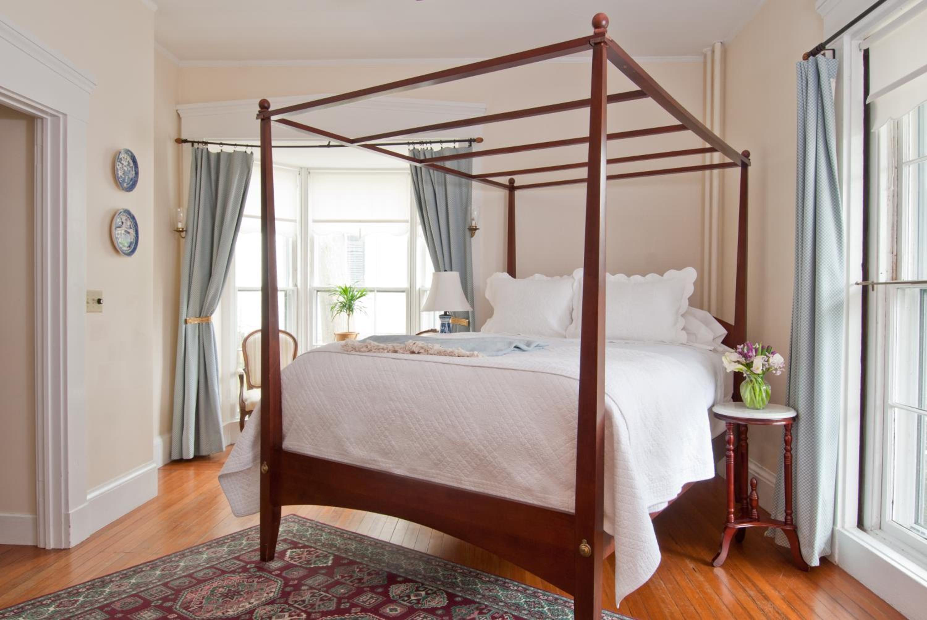 Deluxe Queen Room photo 1