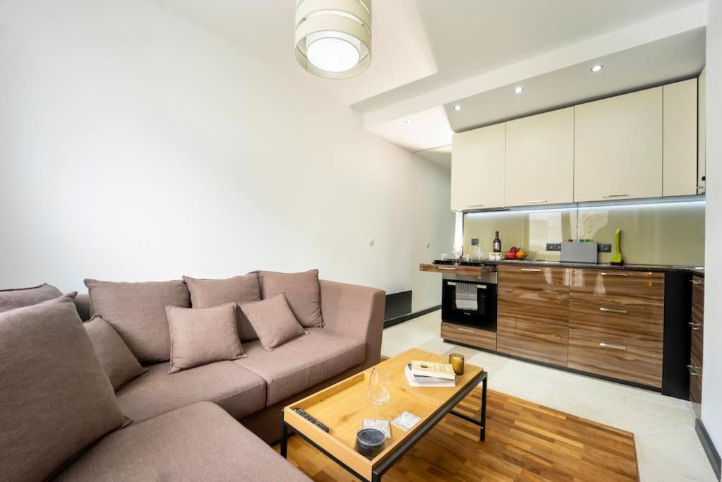 One-Bedroom Apartment - Photo 19