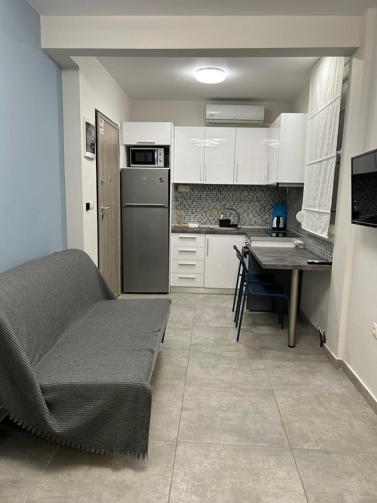 One-Bedroom Apartment - Photo 10