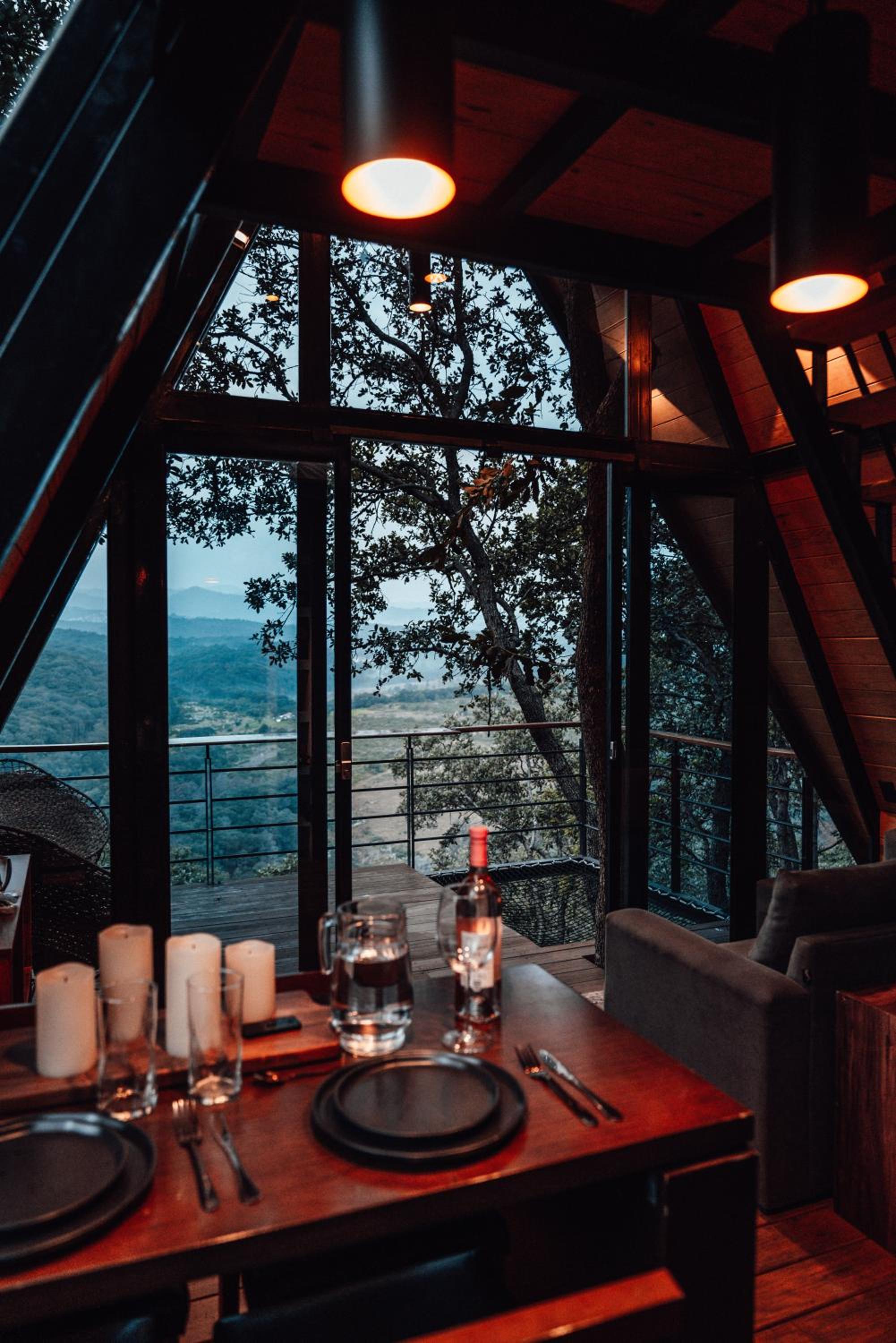 Superior Suite - Photo 9