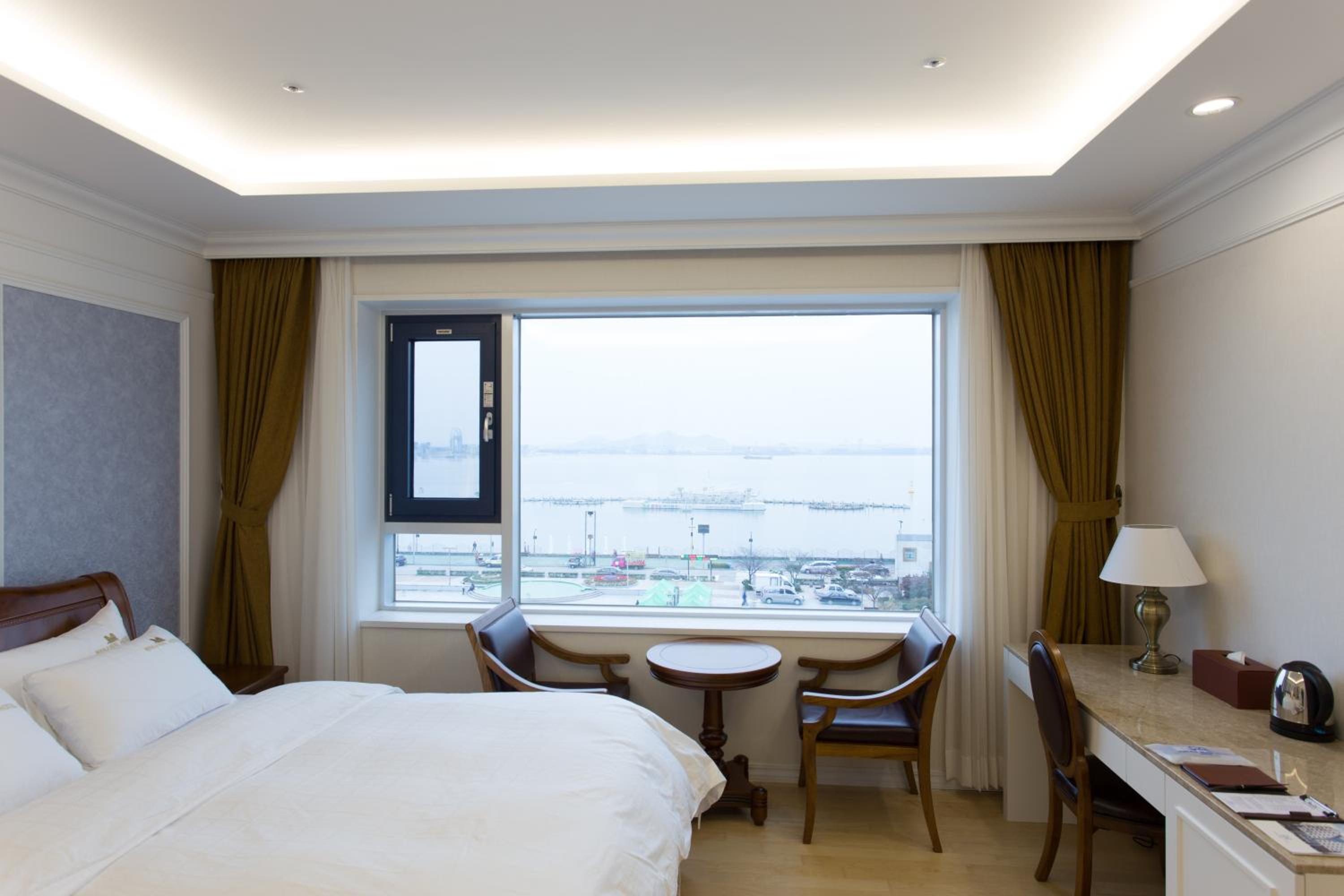Deluxe Double Room with Bath photo 2