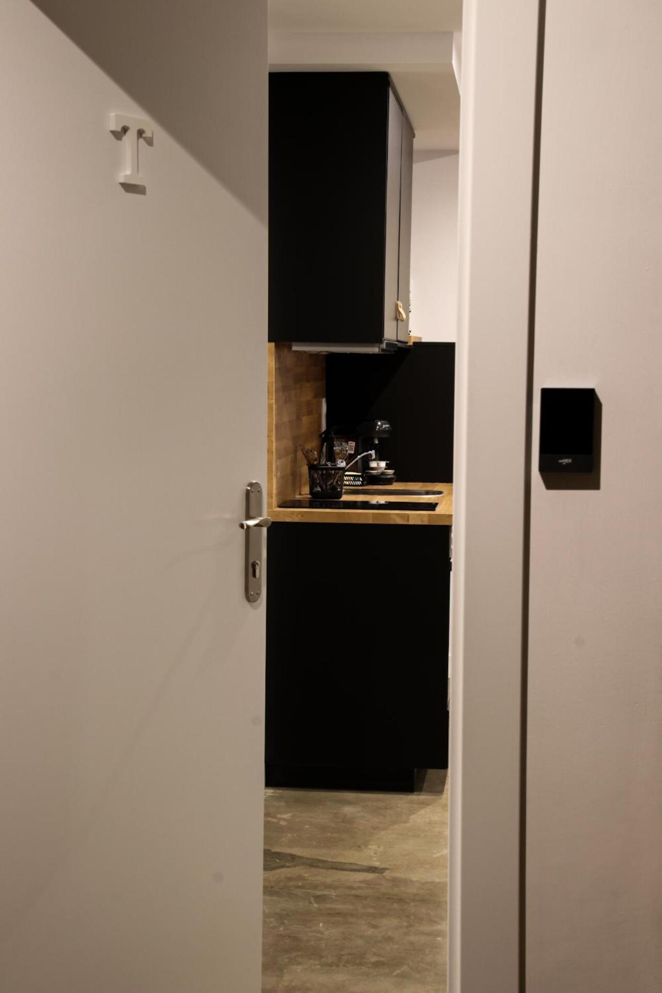 One-Bedroom Apartment photo 2